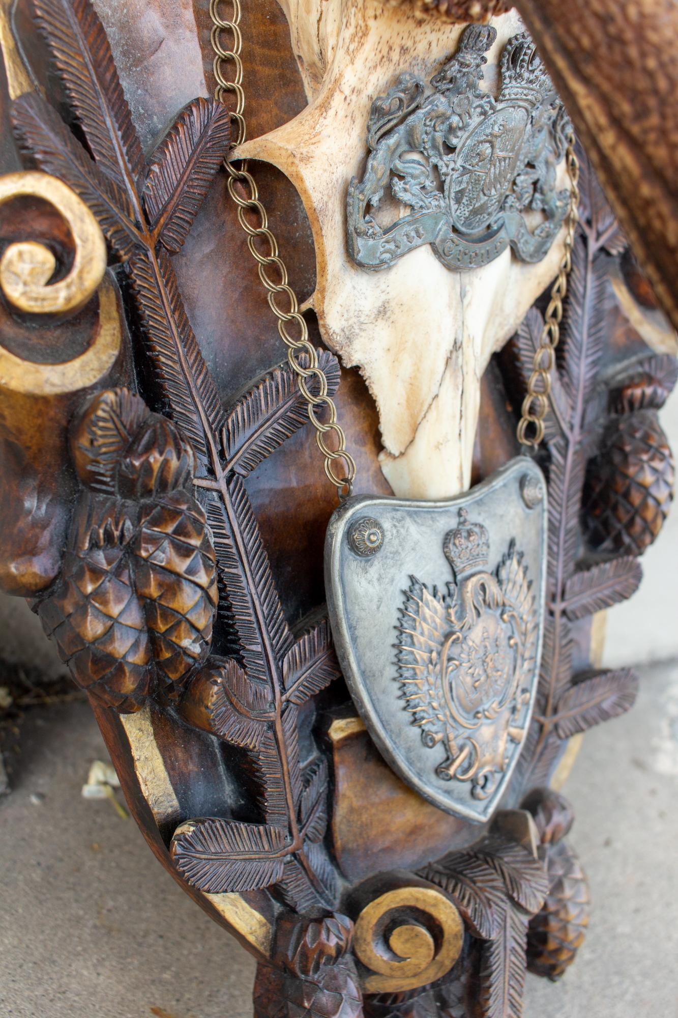 Trophée antique de cerf rouge Habsbourg sur plaque de Forêt Noire sculptée à la main avec gorget 8