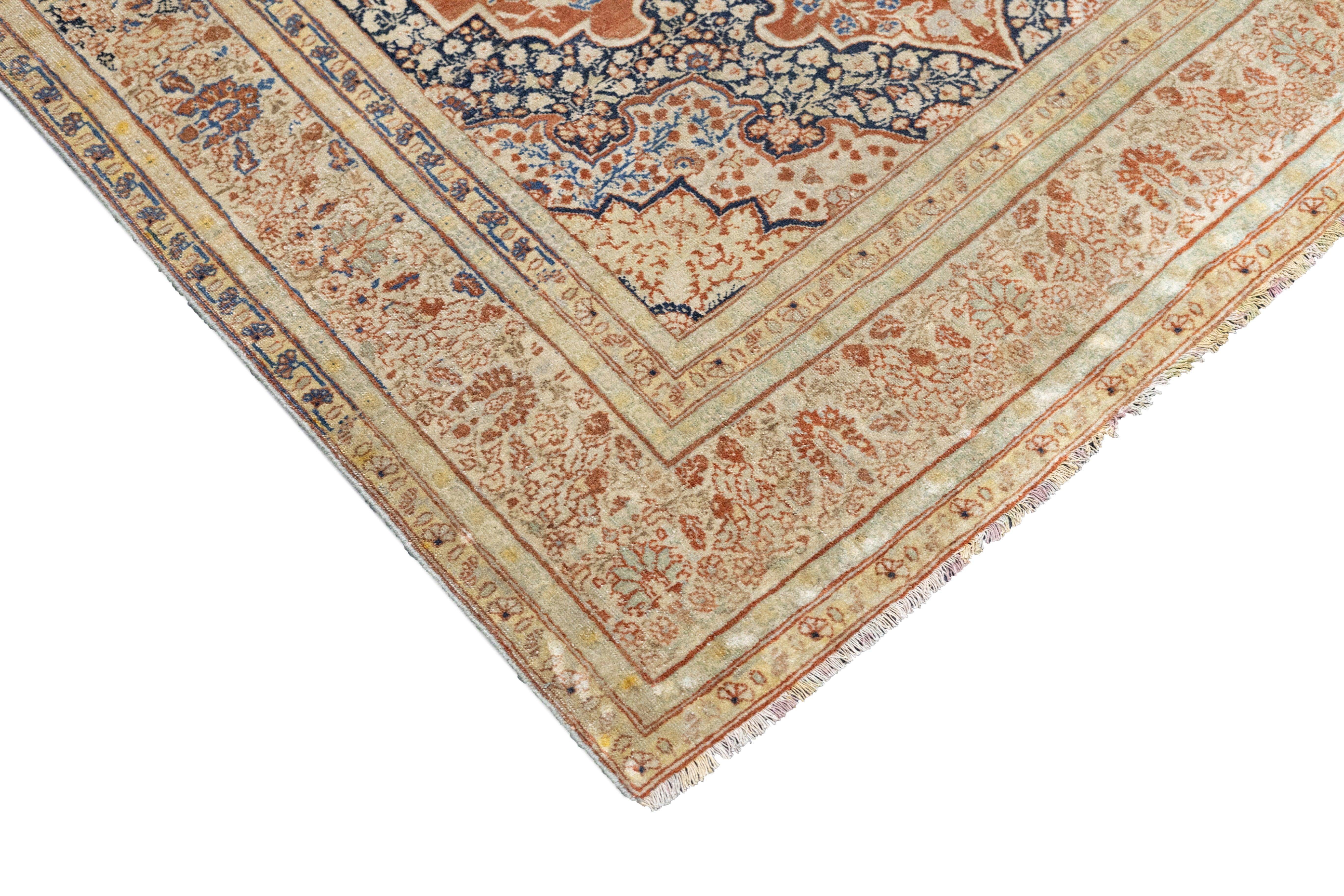 Antiker Haji Jalili Täbris-Teppich 3'9'' x 5'8'' (Persisch) im Angebot