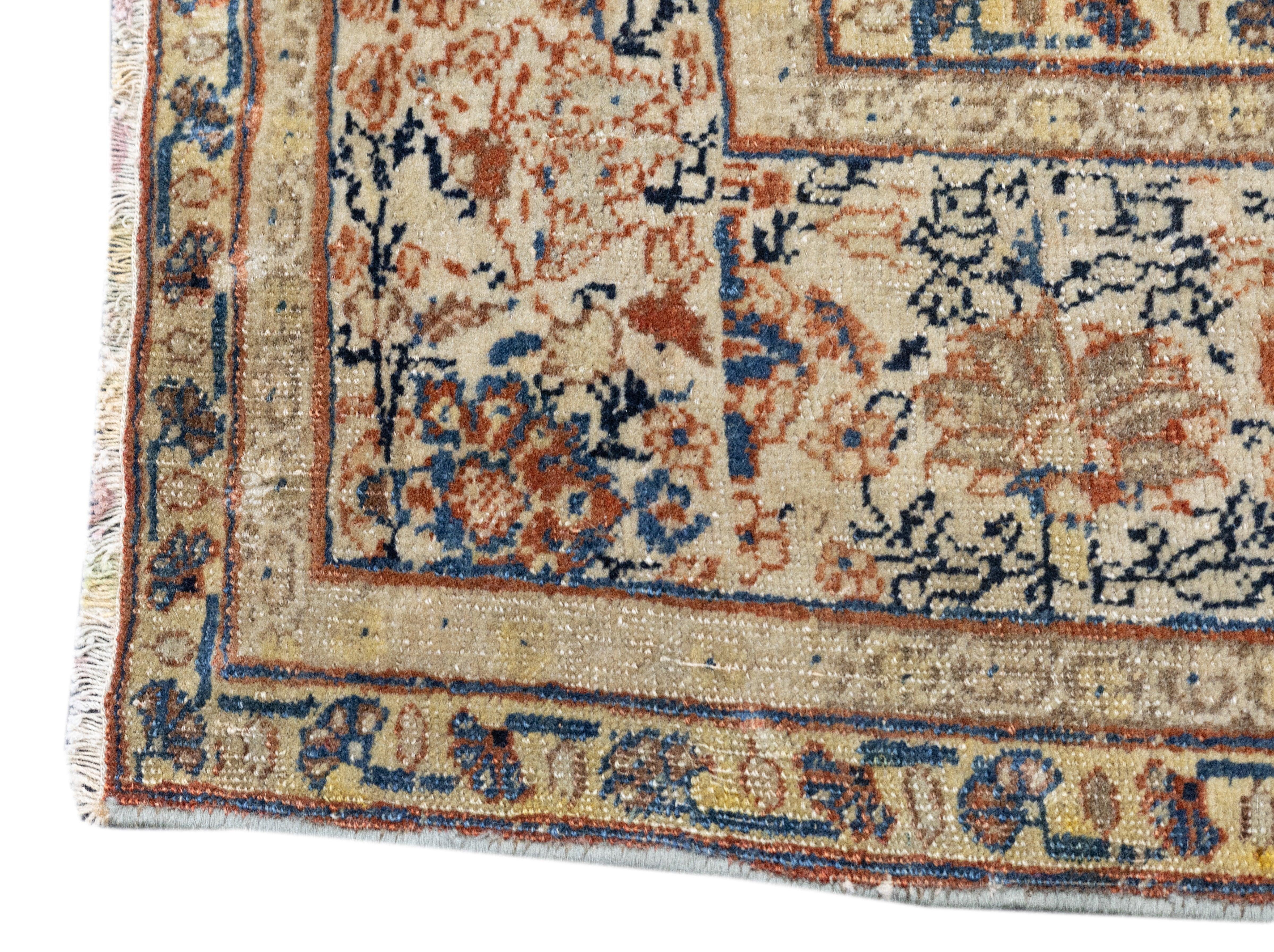 Antiker Haji Jalili Täbris-Teppich 3'9'' x 5'8'' im Angebot 1