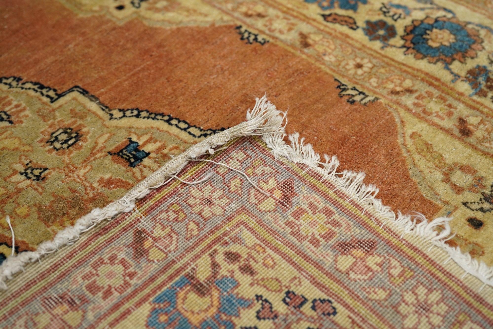 Antiker Haji Jalili Täbris-Teppich 4'1'' x 5'9'' (19. Jahrhundert) im Angebot