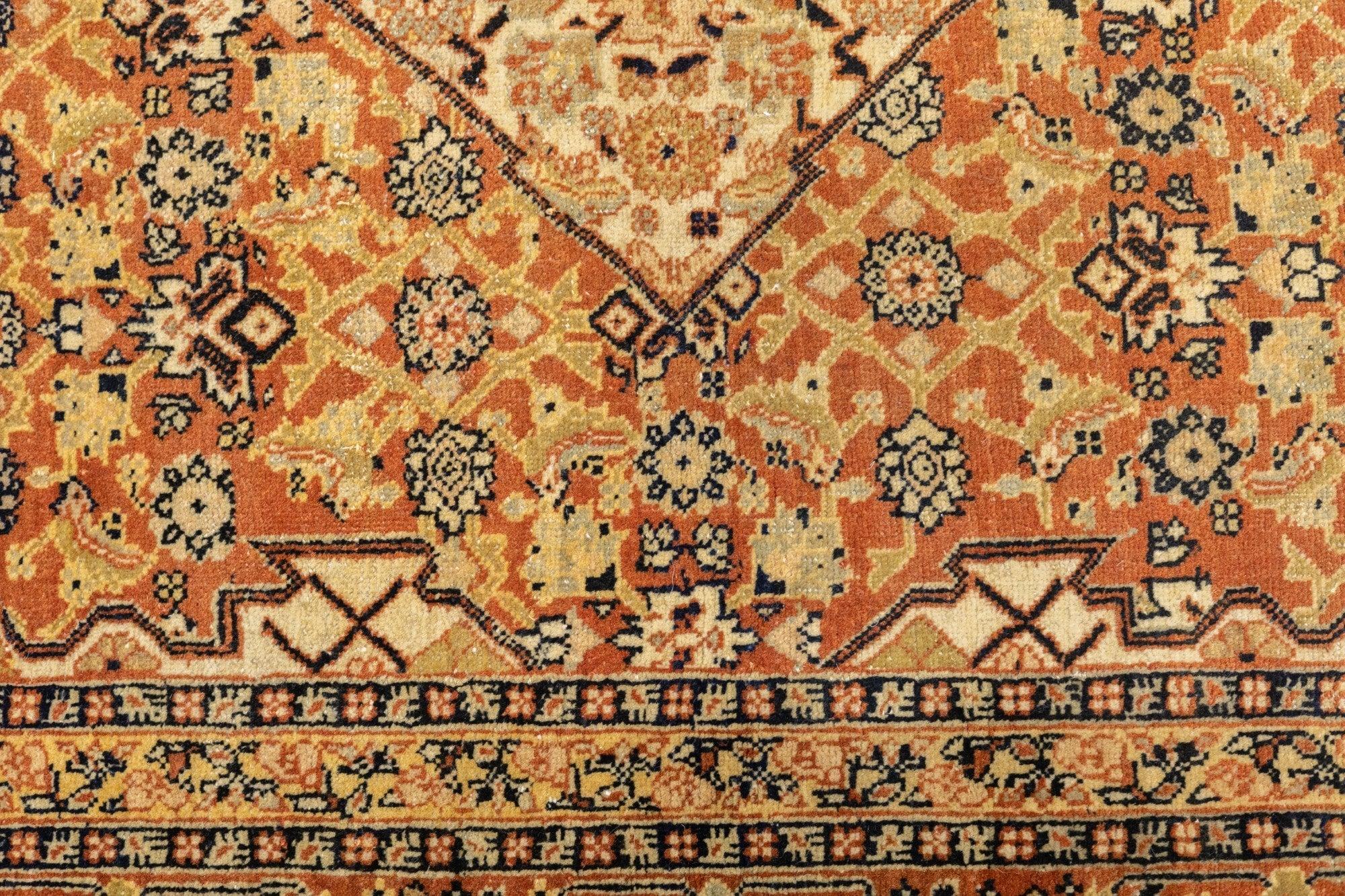 Antiker Haji Jalili Täbris-Teppich 4'2'' x 5'6'' im Angebot 3
