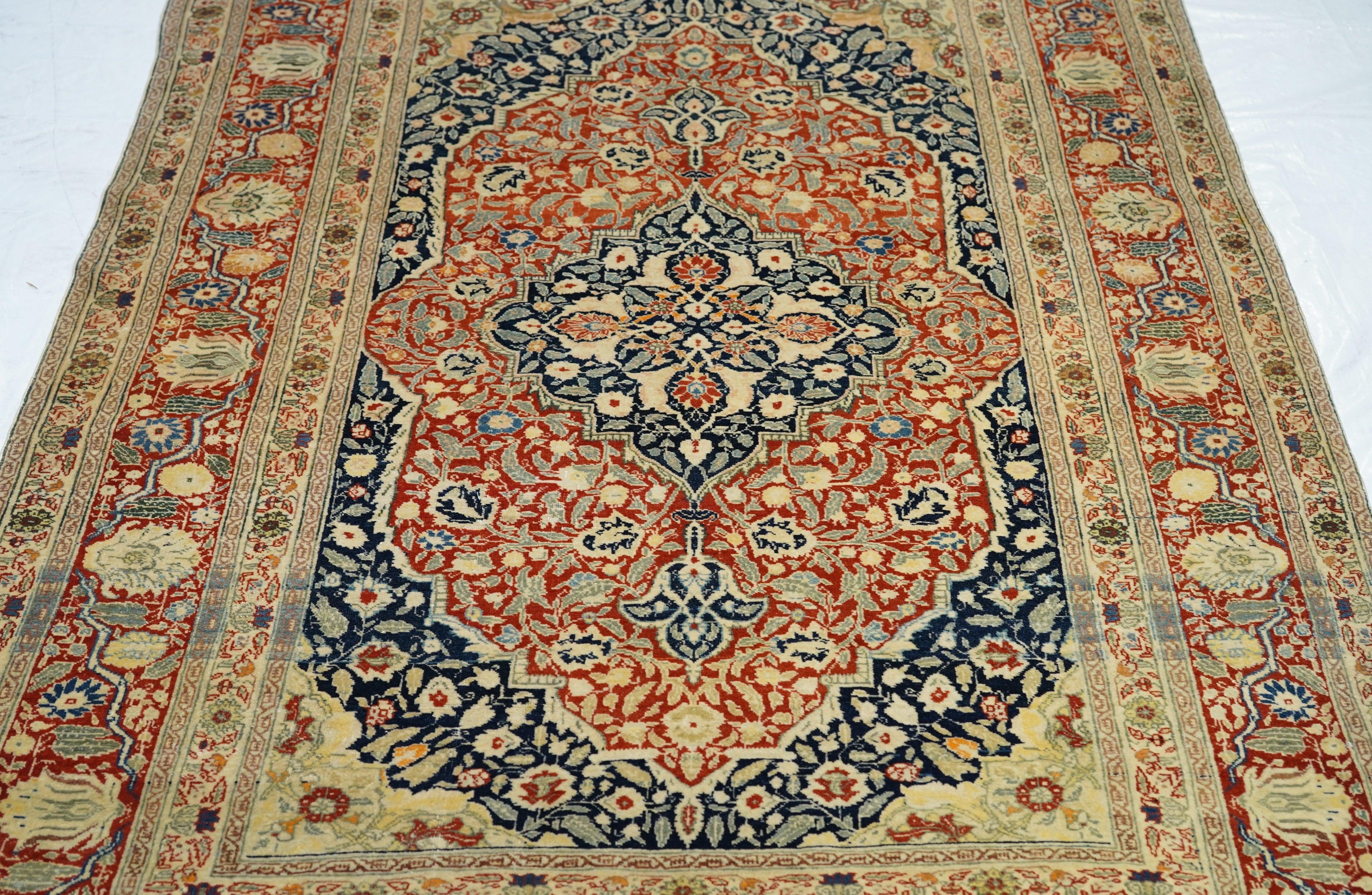 Perse Tapis Tabriz antique Haji Jalili Tabriz 4'3'' x 6'2'' en vente