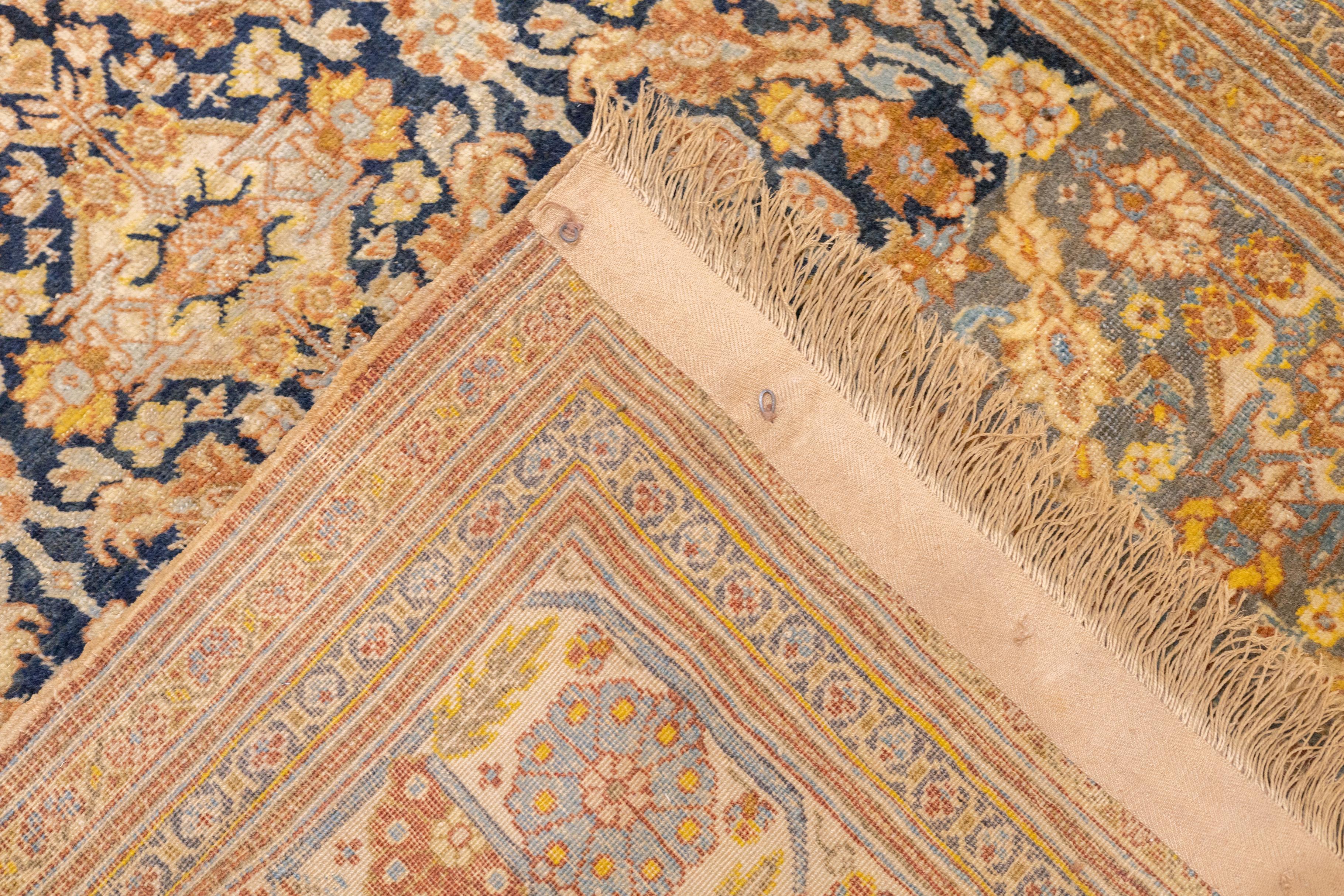 Antiker Haji Jalili Tabriz Teppich 4'5'' x 5'4'' (Persisch) im Angebot