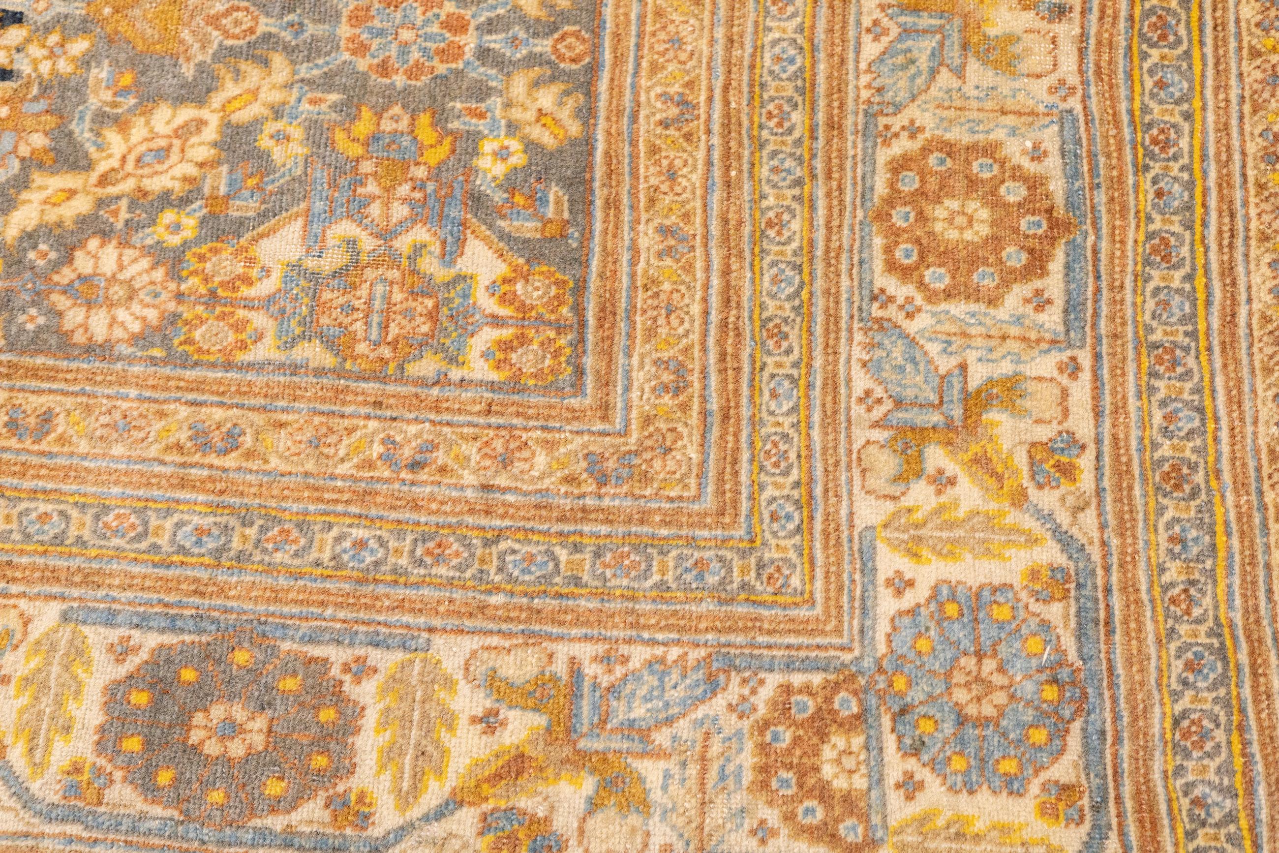 Antiker Haji Jalili Tabriz Teppich 4'5'' x 5'4'' im Angebot 1