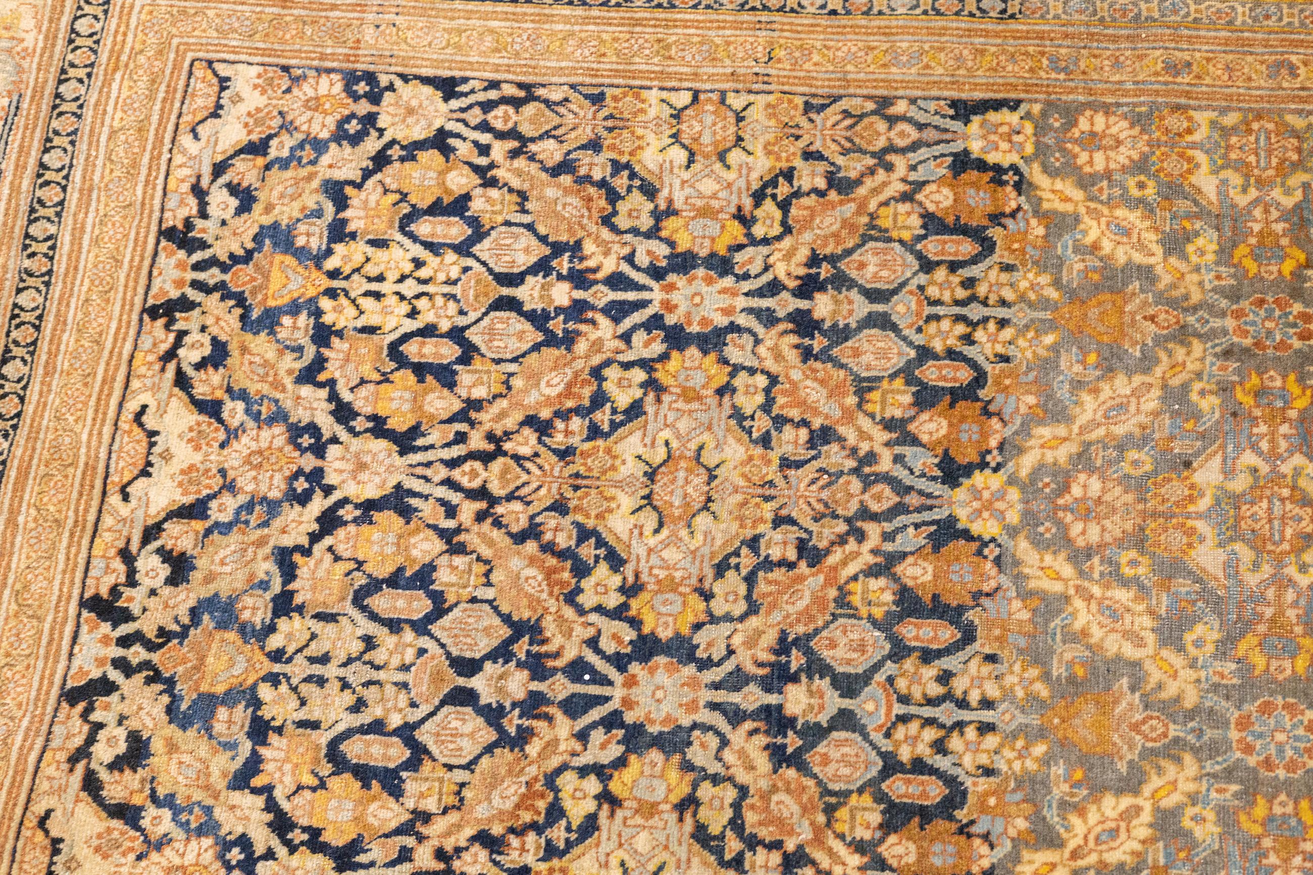 Antiker Haji Jalili Tabriz Teppich 4'5'' x 5'4'' im Angebot 3