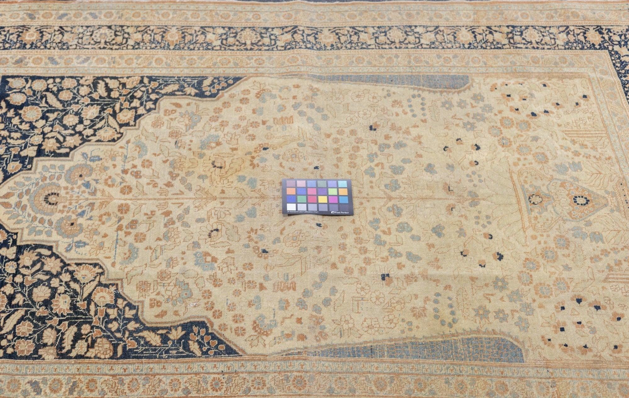 Antiker Haji Jalili Täbris-Teppich 4'6'' x 6'4'' im Zustand „Gut“ im Angebot in New York, NY