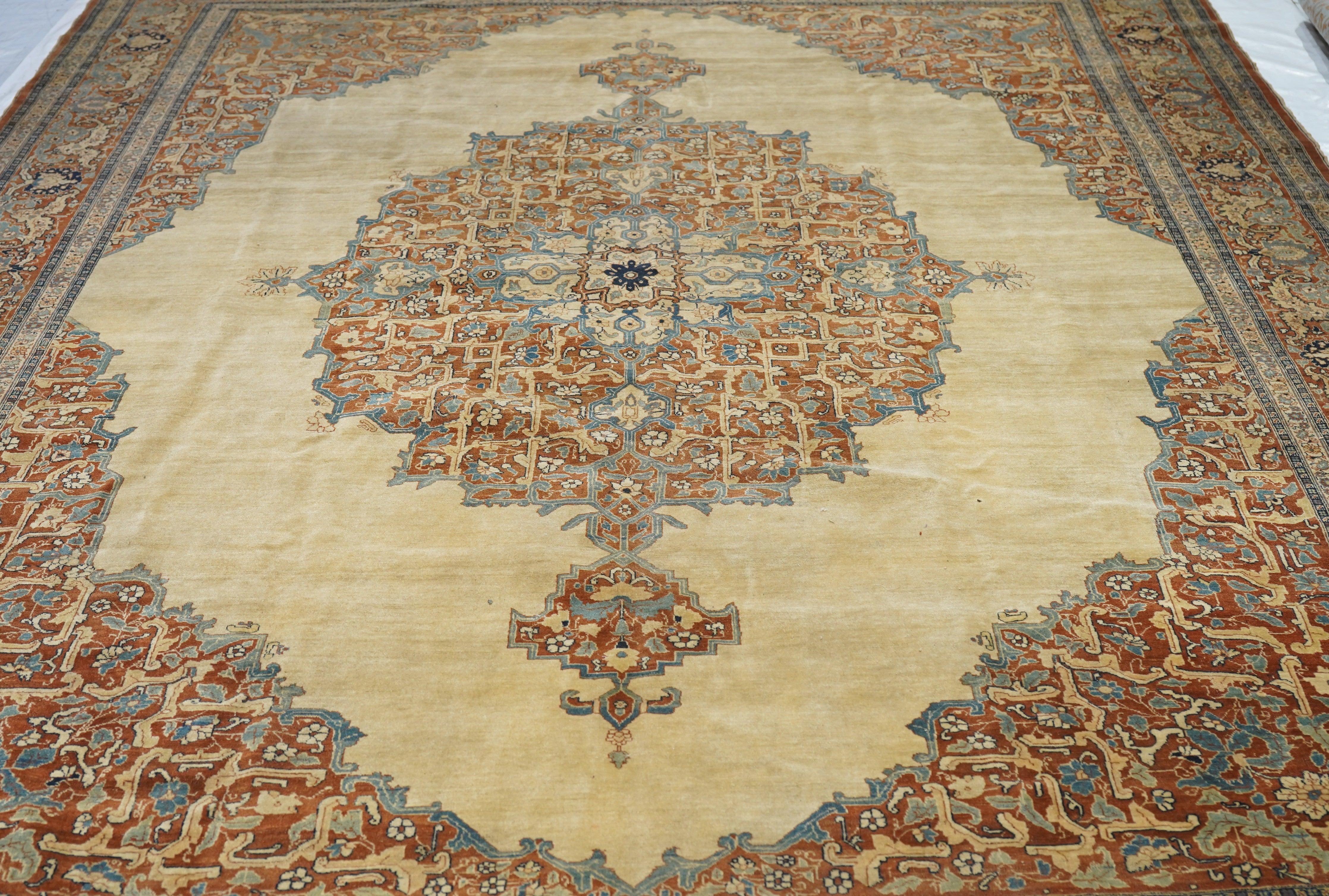 Persiano Tappeto antico Haji Jalili Tabriz 8'9'' x 12'0'' in vendita