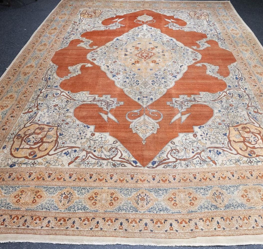 XIX secolo Tappeto antico Haji Jalili Tabriz 8'9'' x 12'1'' in vendita