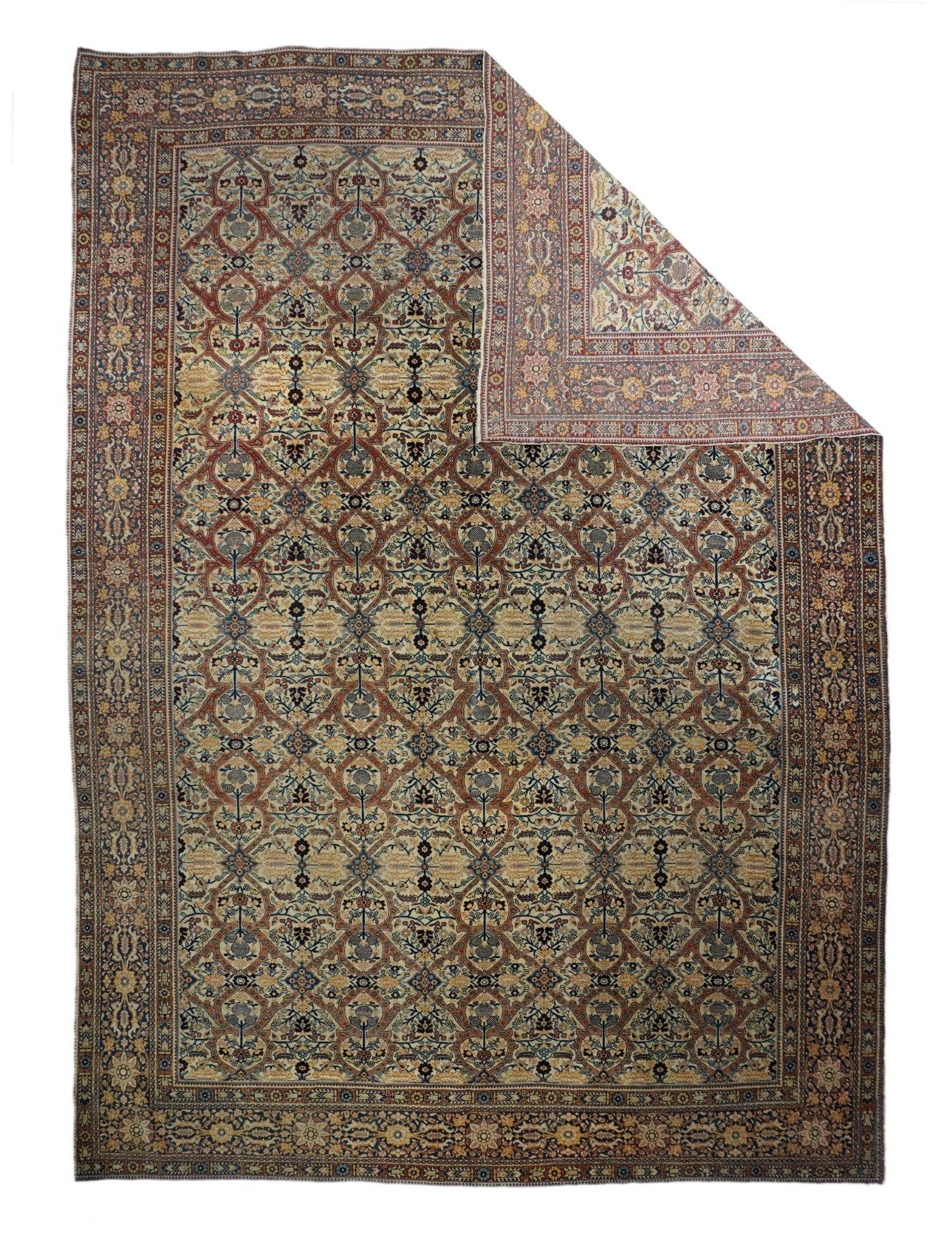 Tappeto antico Haji Jalili Tabriz 9'1'' x 12'10''. Questo tappeto persiano urban NW del periodo Revival mostra un campo di sabbia strettamente coperto da un attraente motivo allover senza nome di arabeschi uniti di colore rosso ruggine e boss navy