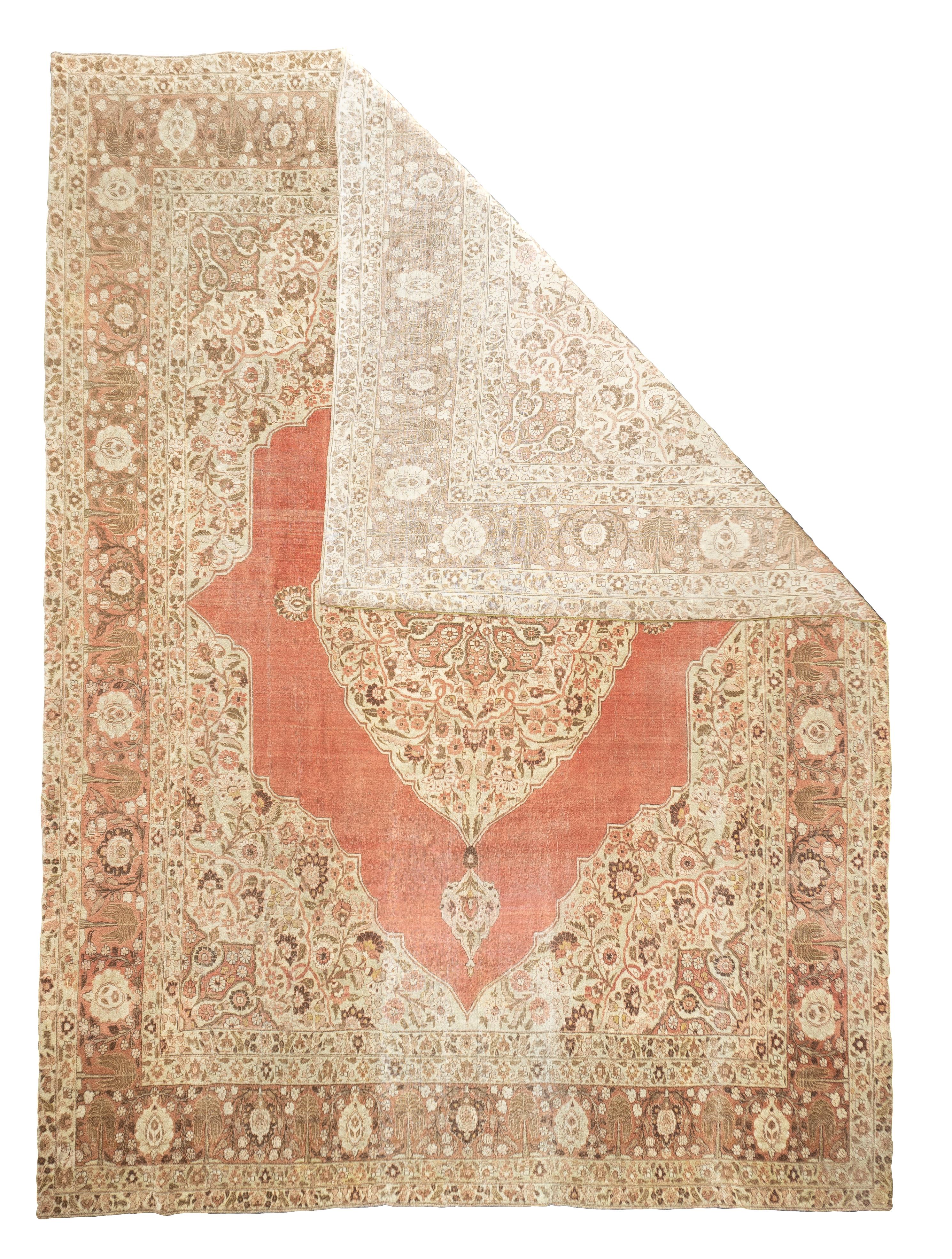 Tappeto antico Haji Jalili Tabriz 9'4'' x 12'5''.  I pezzi ben tessuti e finemente annodati dal 1890 al 1910, tessuti nell'omonimo laboratorio o dai suoi copisti, a Tabriz, in formati che vanno dalle stuoie ai tappeti giganti, con layout di