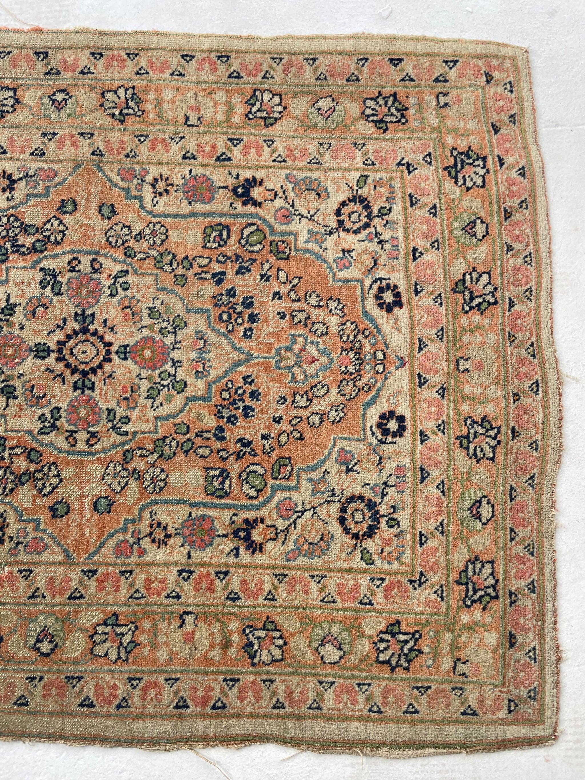 Noué à la main Tapis ancien Haji Jalili Tabriz, A.I.C., c. 1920-30's en vente