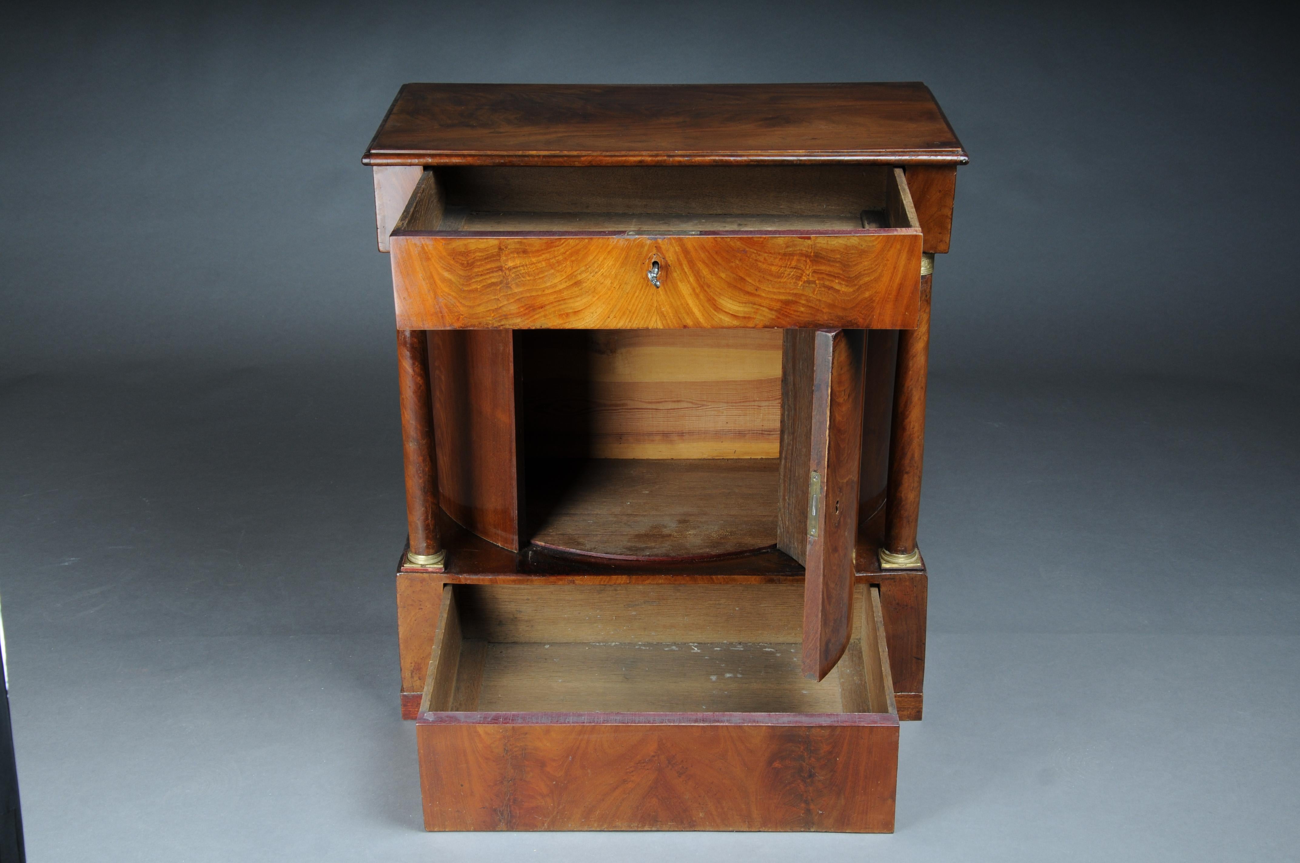 Antique half-round Empire chest of drawers, mahogany, around 1810 For Sale 6