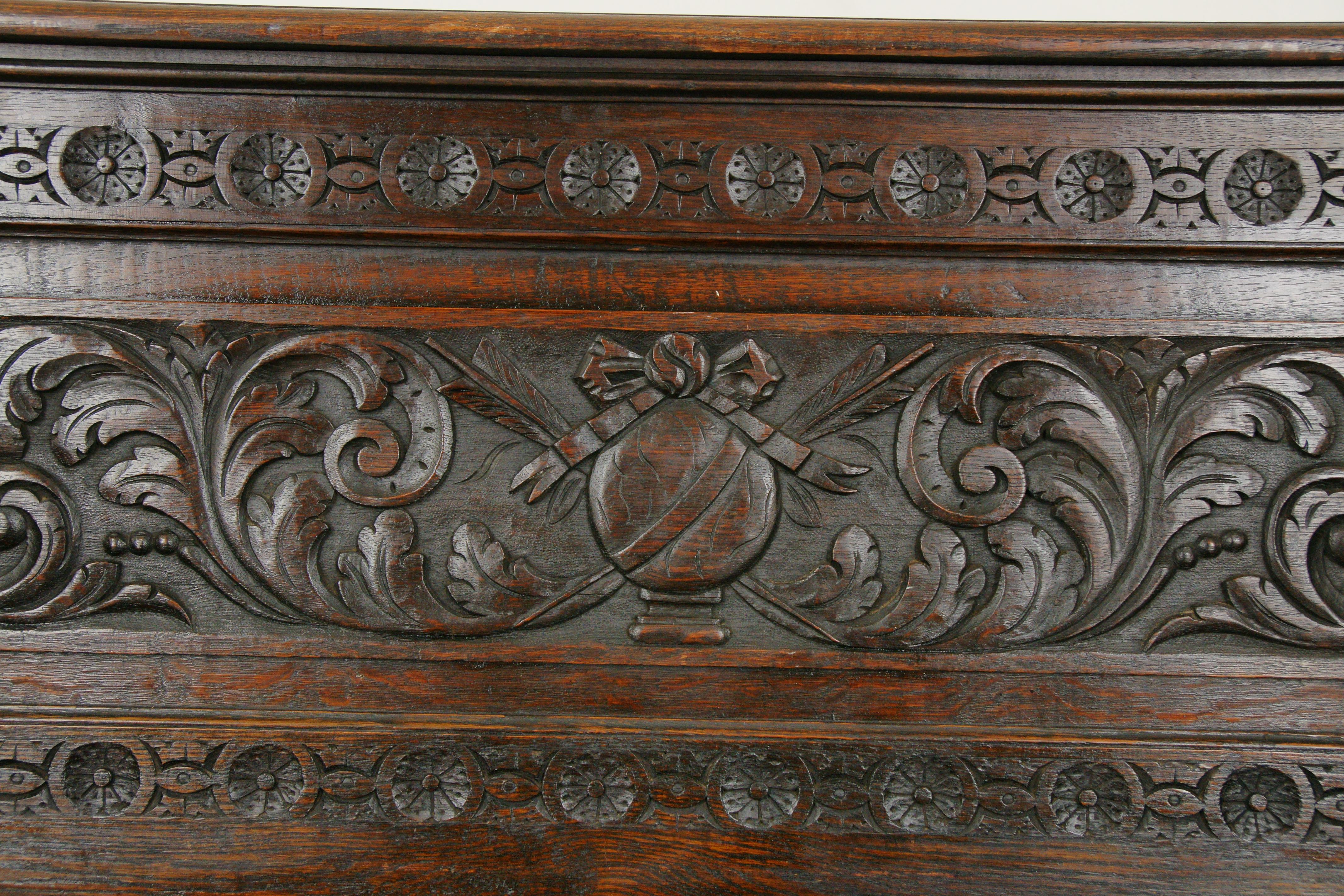 Panca d'ingresso antica, panca da ingresso, legno di quercia intagliato, Scozia 1880, Mobili antichi, B1440

Scozia, 1880
Rovere massiccio
Finitura originale in Oak scuro
Schienale con pannelli in quercia intagliata
Braccioli in rovere