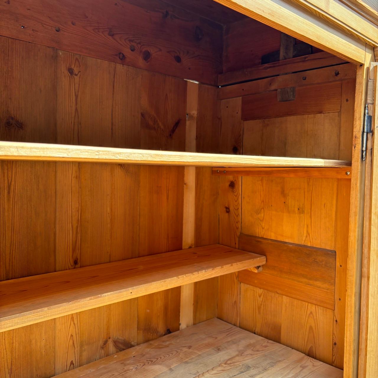 Armadio antico per l'ingresso  Barocco del XVIII secolo  Legno dolce in vendita 14