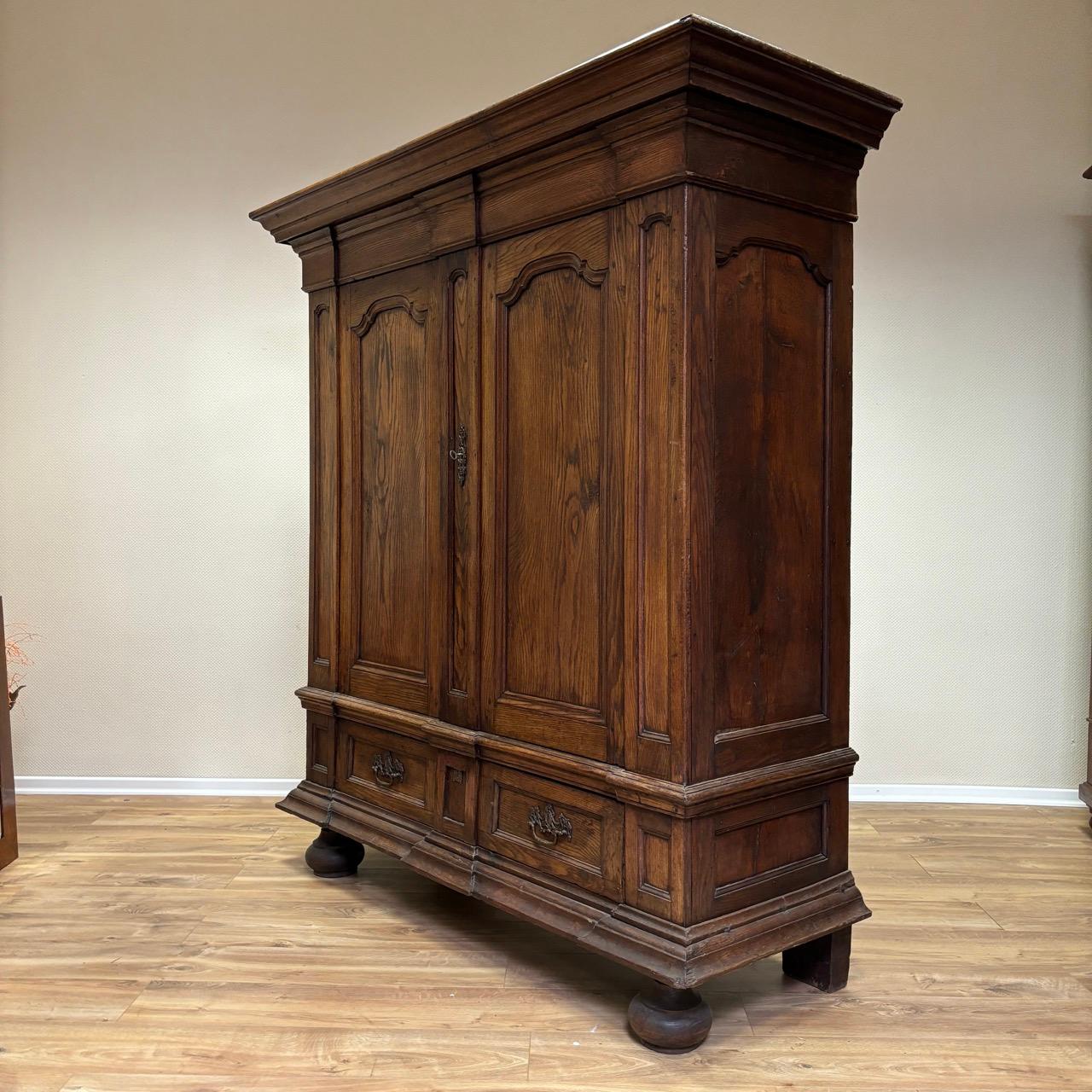 German Antique hall cupboard  Baroque around 1700  Oak  Original lock & fittings