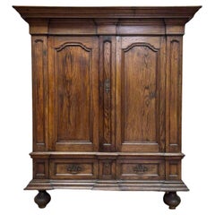 Antique hall cupboard  Baroque around 1700  Oak  Original lock & fittings