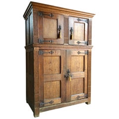 Antique Hall Cupboard Court Cabinet Solid Oak 18th Century, circa 1790