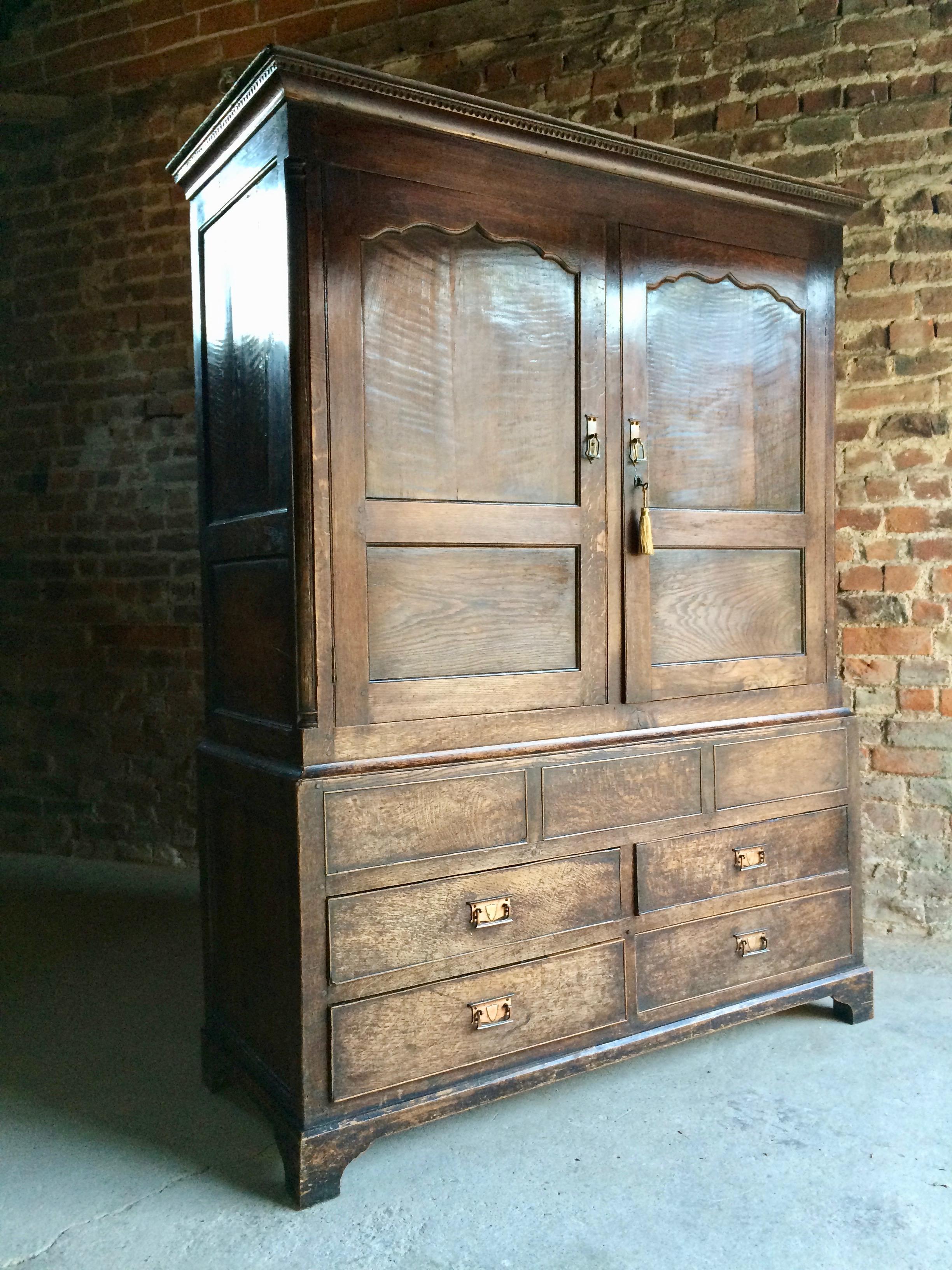 Antique Hall Cupboard Solid Oak Victorian 19th Century, circa 1890, Large In Good Condition In Longdon, Tewkesbury