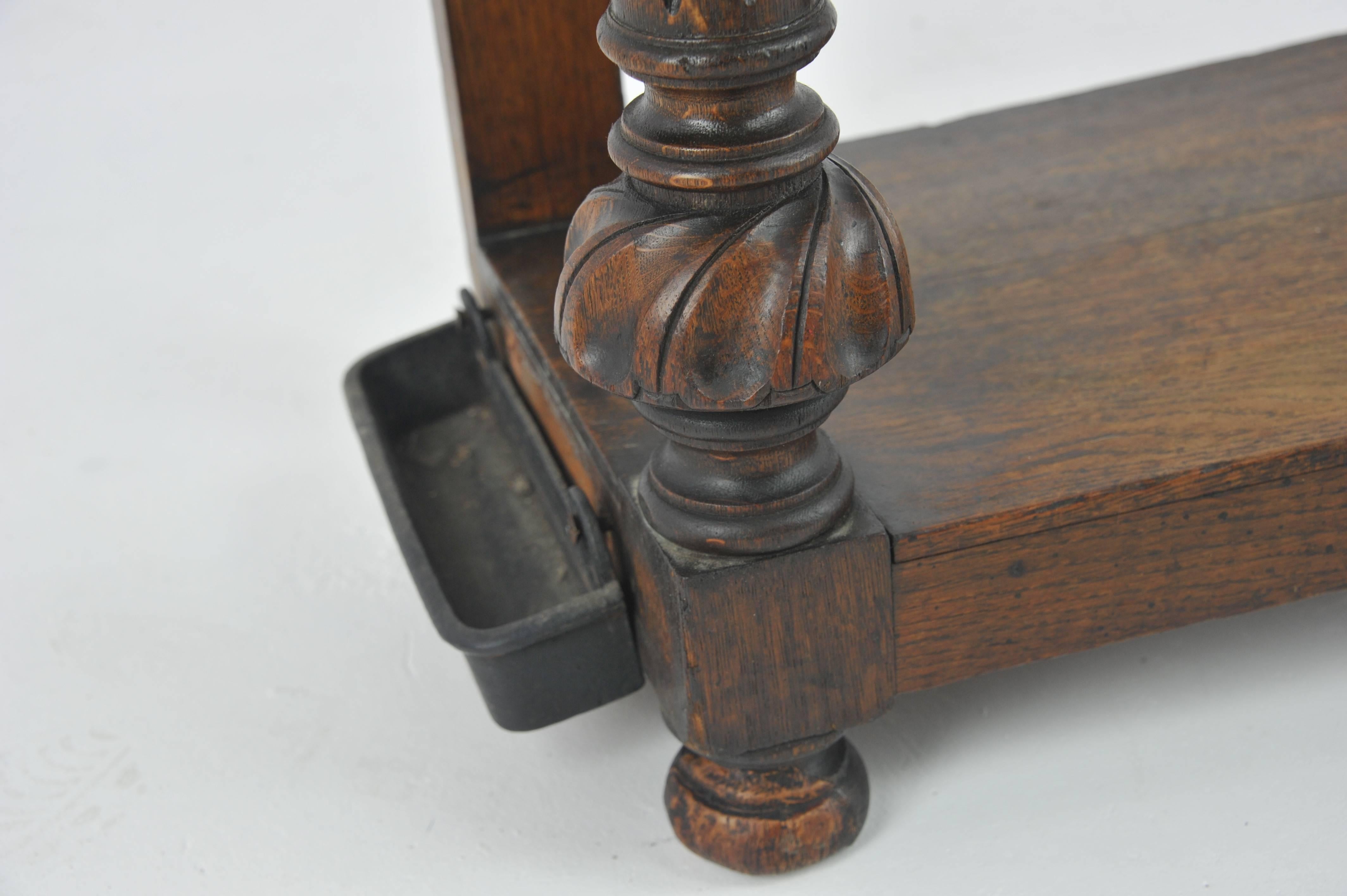 Antique Hall Stand:: Hall Tree:: Entryway Organizer:: Carved Oak:: Scotland REDUCED ! Excellent état à Vancouver, BC