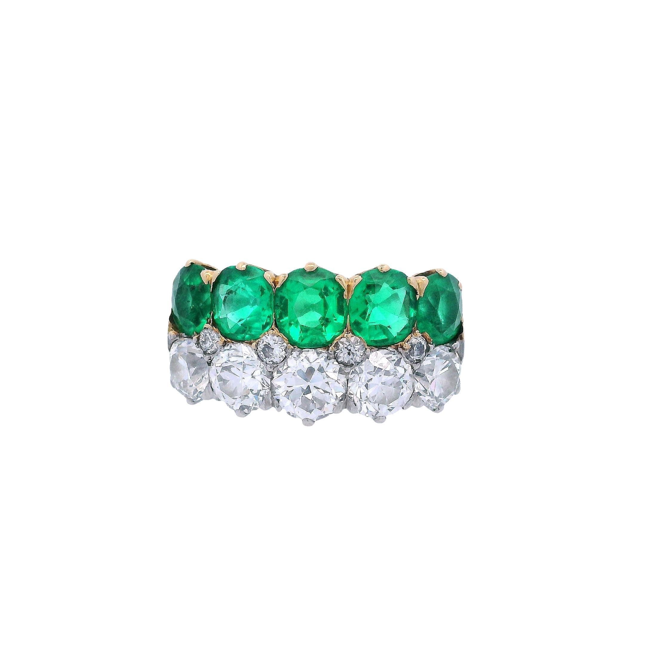 Taglio ovale Antique Hallmarked Platinum & 18kt Gold Ring with Colombian Emeralds and VVS Old in vendita