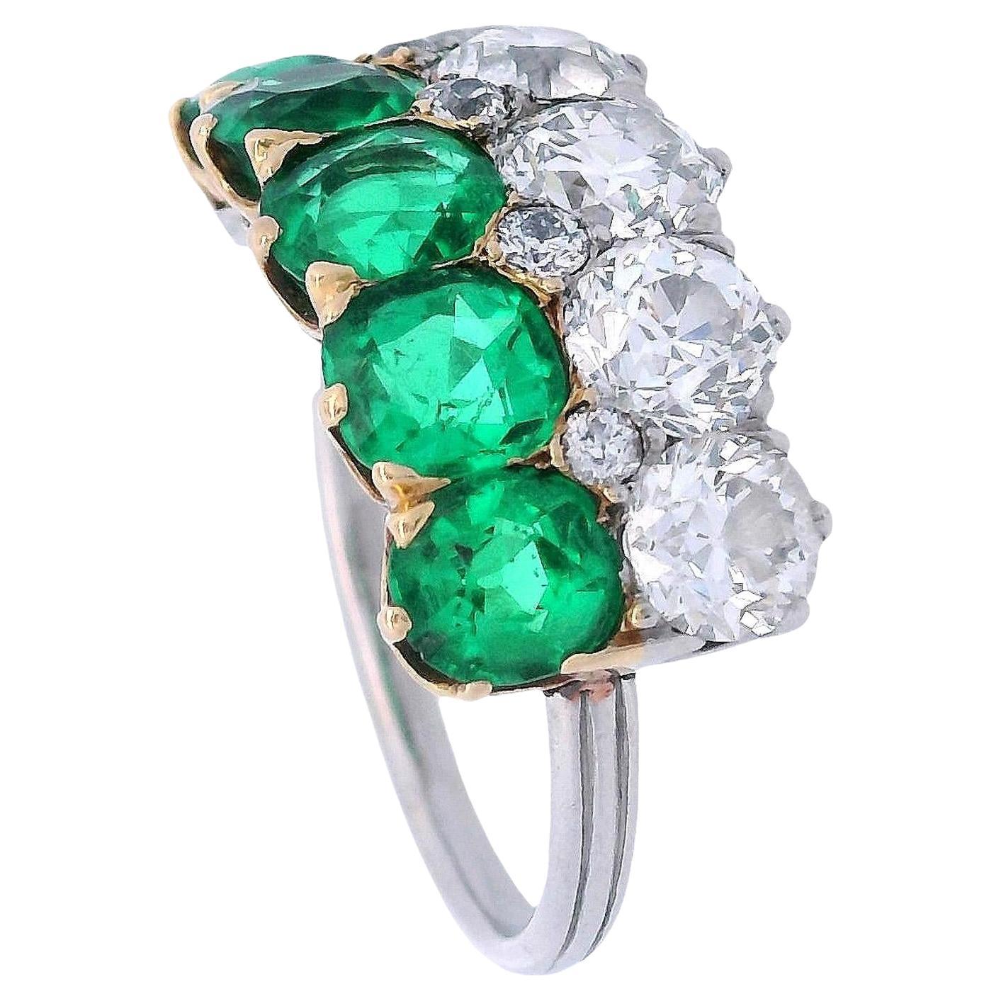Antique Hallmarked Platinum 
18kt Gold Ring with Colombian Emeralds and VVS Old in vendita