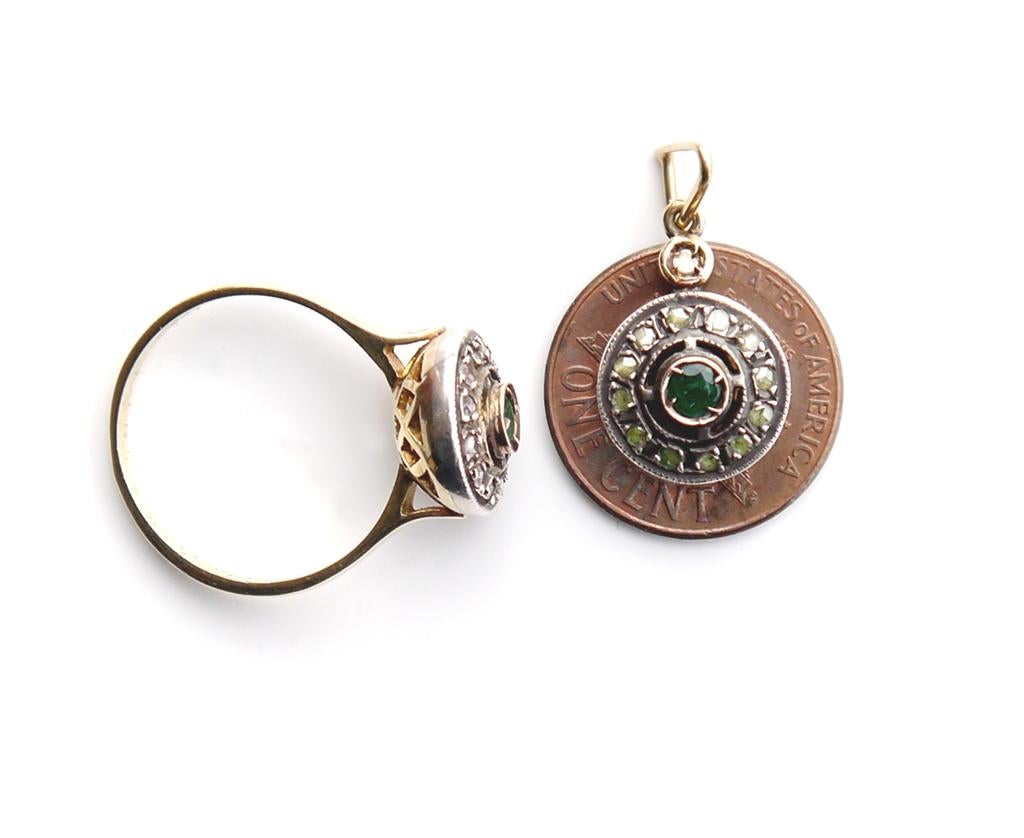 Antique Halo Pendant Emerald Diamond solid 14K Gold / 2.25gr For Sale 5