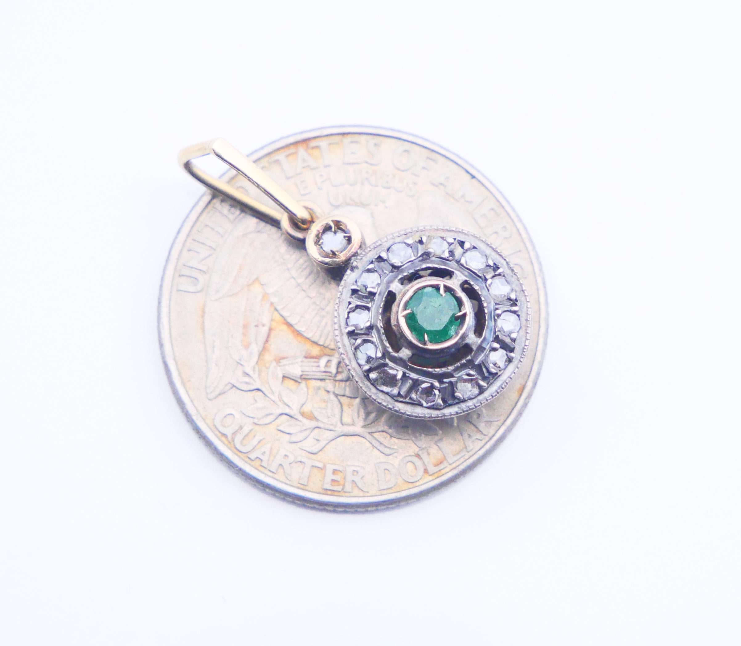 Antique Halo Pendant Emerald Diamond solid 14K Gold / 2.25gr For Sale 4