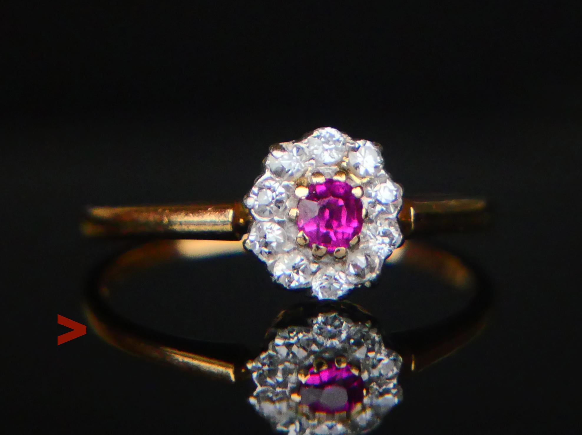 
Precioso  Anillo Halo Alemán con piezas de Oro Amarillo macizo de 18 quilates y Platino.

Ca. Década de 1920-1930 , sellos del fabricante alemán y de la aduana sueca confirmando  Oro de 18 quilates. 

La corona mide 7,5 x 7 mm x 4,5 mm de