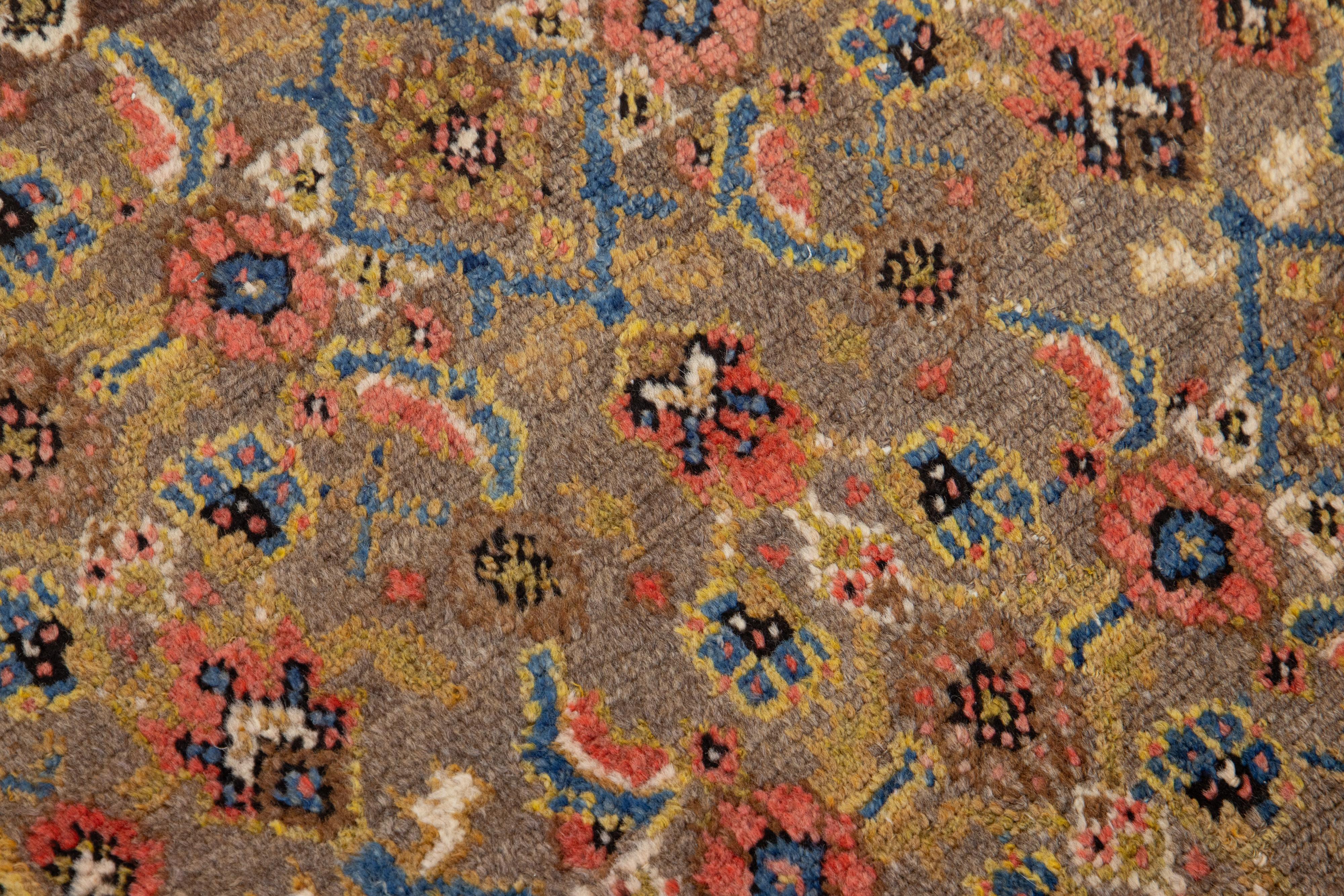 Antike Hamadan Floral Wolle Läufer Handmade In Brown und Rust  (20. Jahrhundert) im Angebot