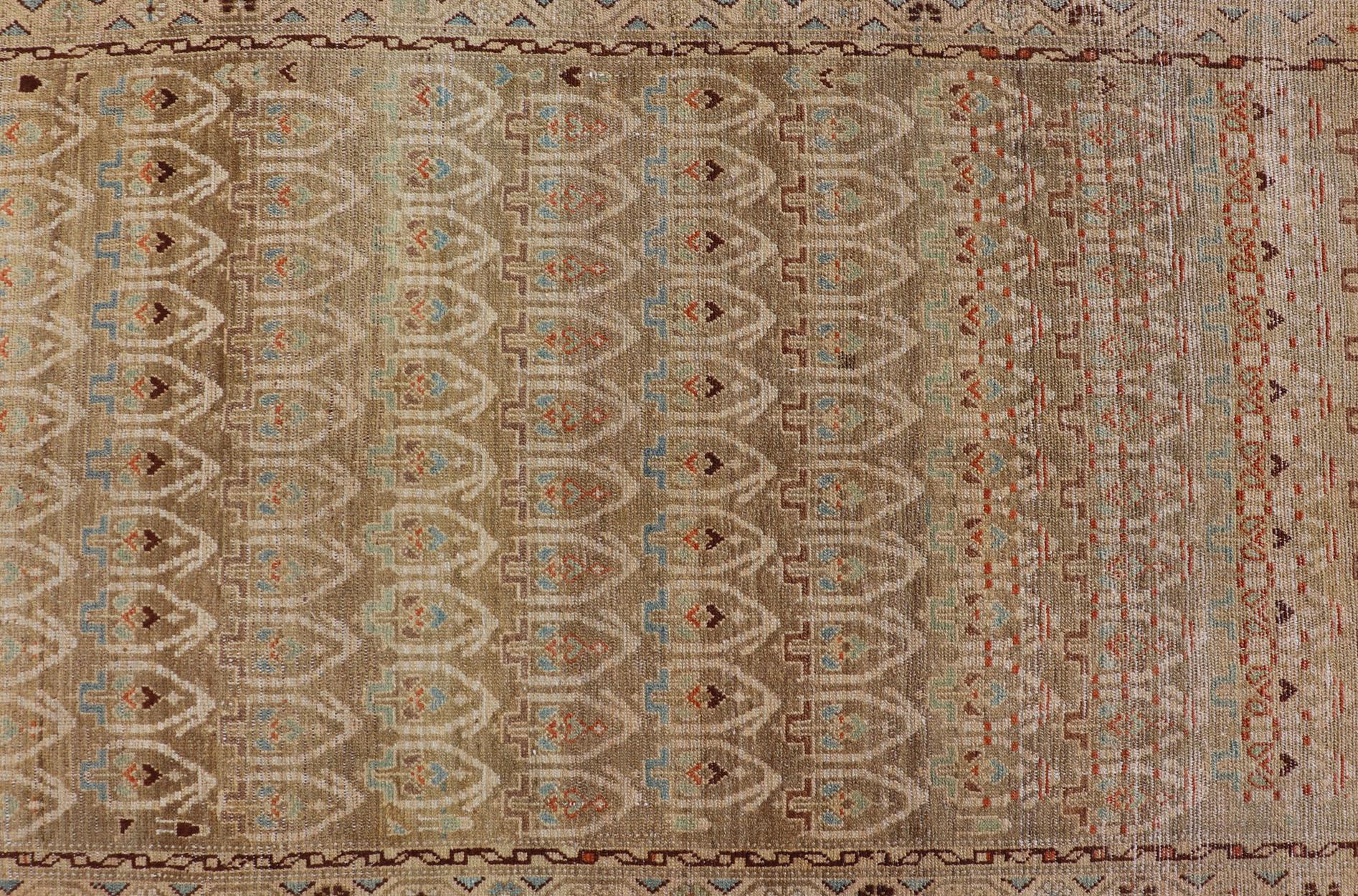 Antique Hamadan Gallery Rug in Wool with All-Over Sub-Geometric Paisley Design 4