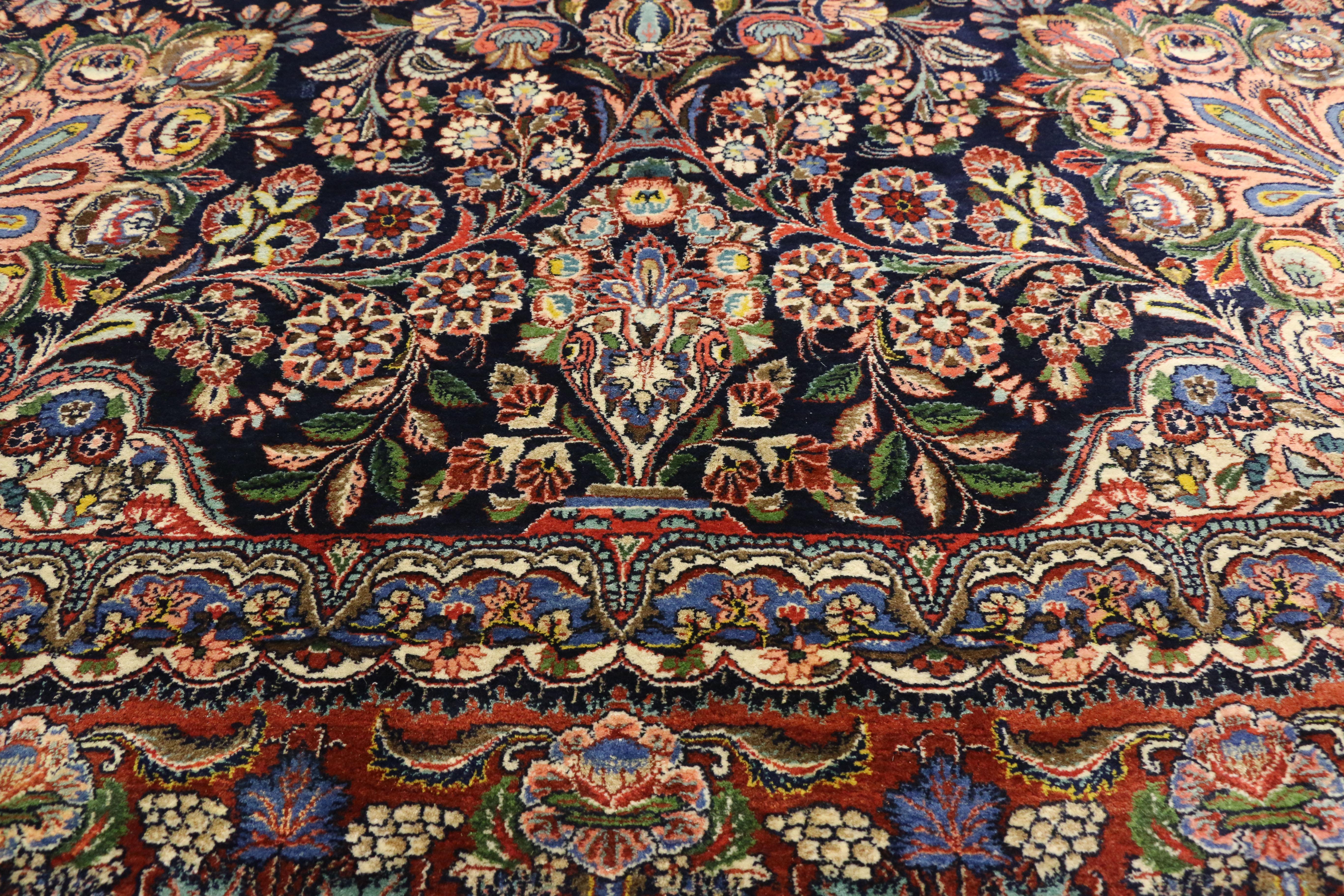 Perse Tapis persan ancien Hamadan à motif de vase de taille palais avec style baroque de luxe en vente