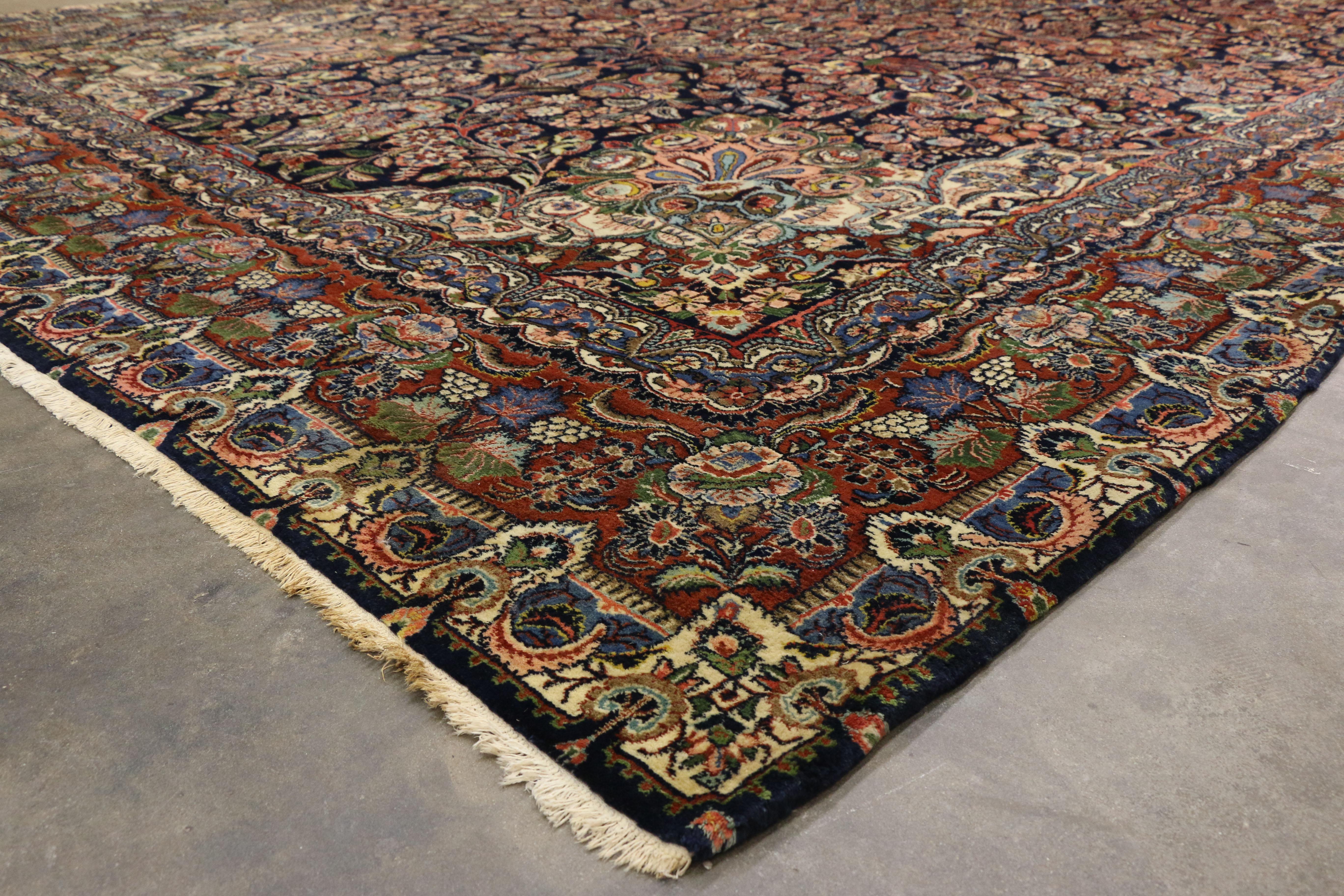 Tapis persan ancien Hamadan à motif de vase de taille palais avec style baroque de luxe Bon état - En vente à Dallas, TX