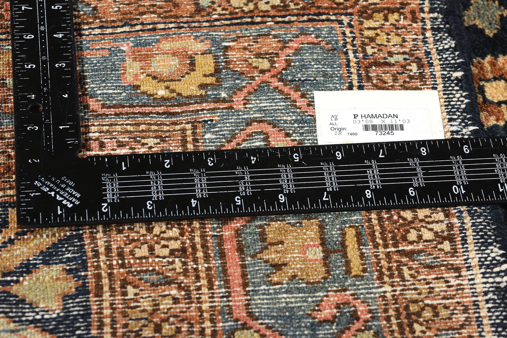Antiker marineblauer persischer Hamadan-Teppich Läufer, 03'08 x 11'03 im Zustand „Gut“ im Angebot in Dallas, TX