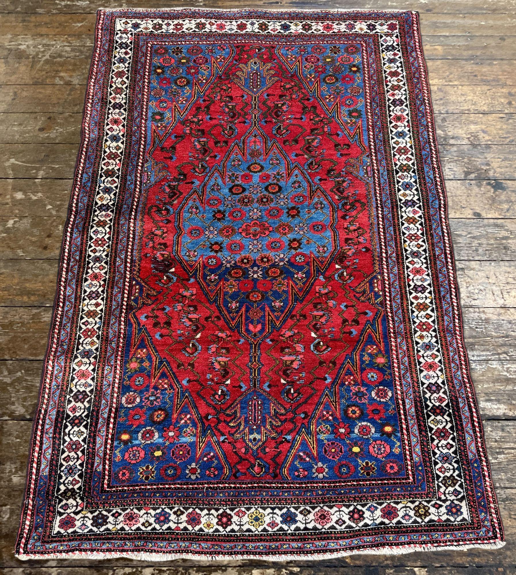 Antiker Hamadan-Teppich 1,96 m x 1,30 m (Frühes 20. Jahrhundert) im Angebot