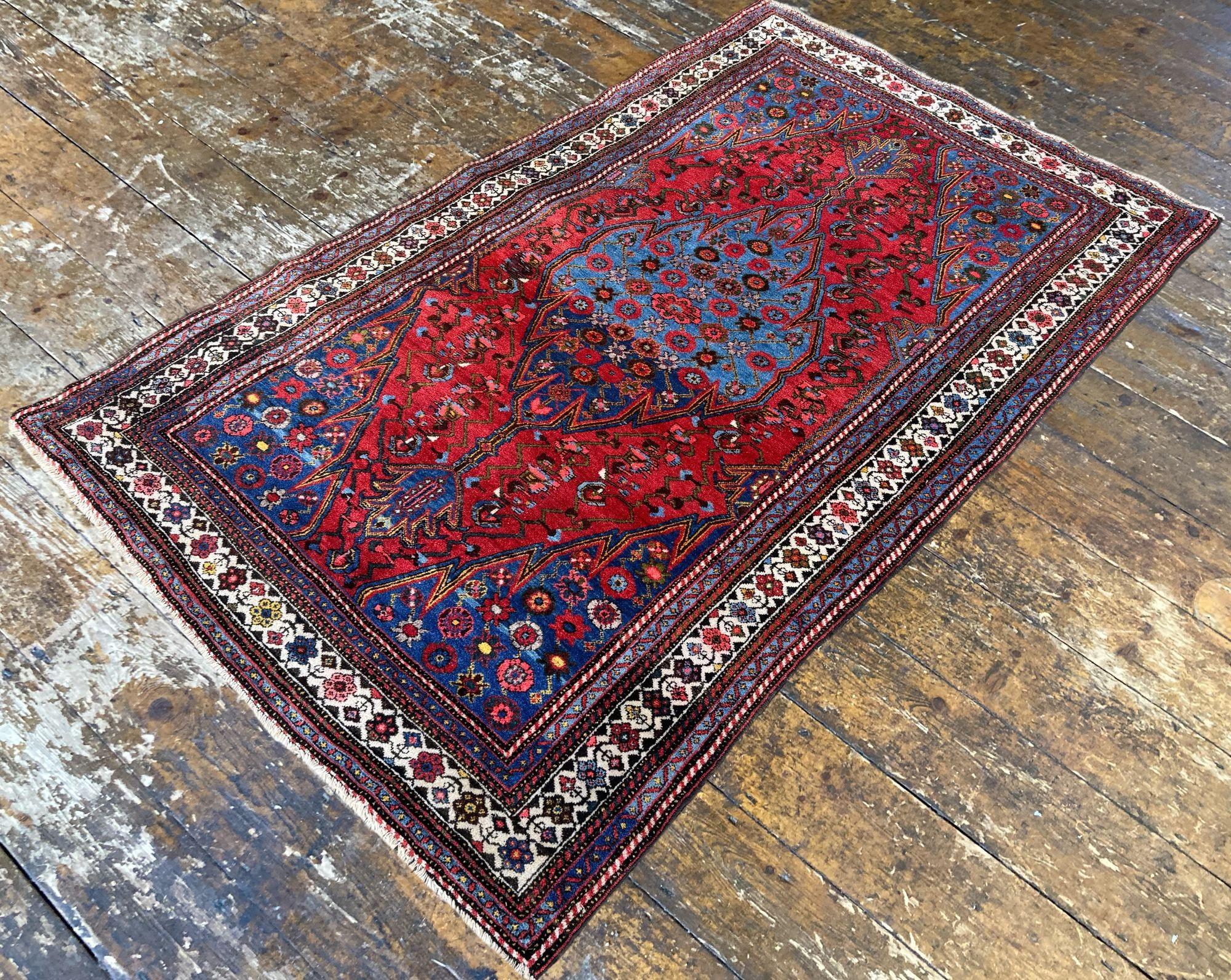 Antiker Hamadan-Teppich 1,96 m x 1,30 m (Wolle) im Angebot