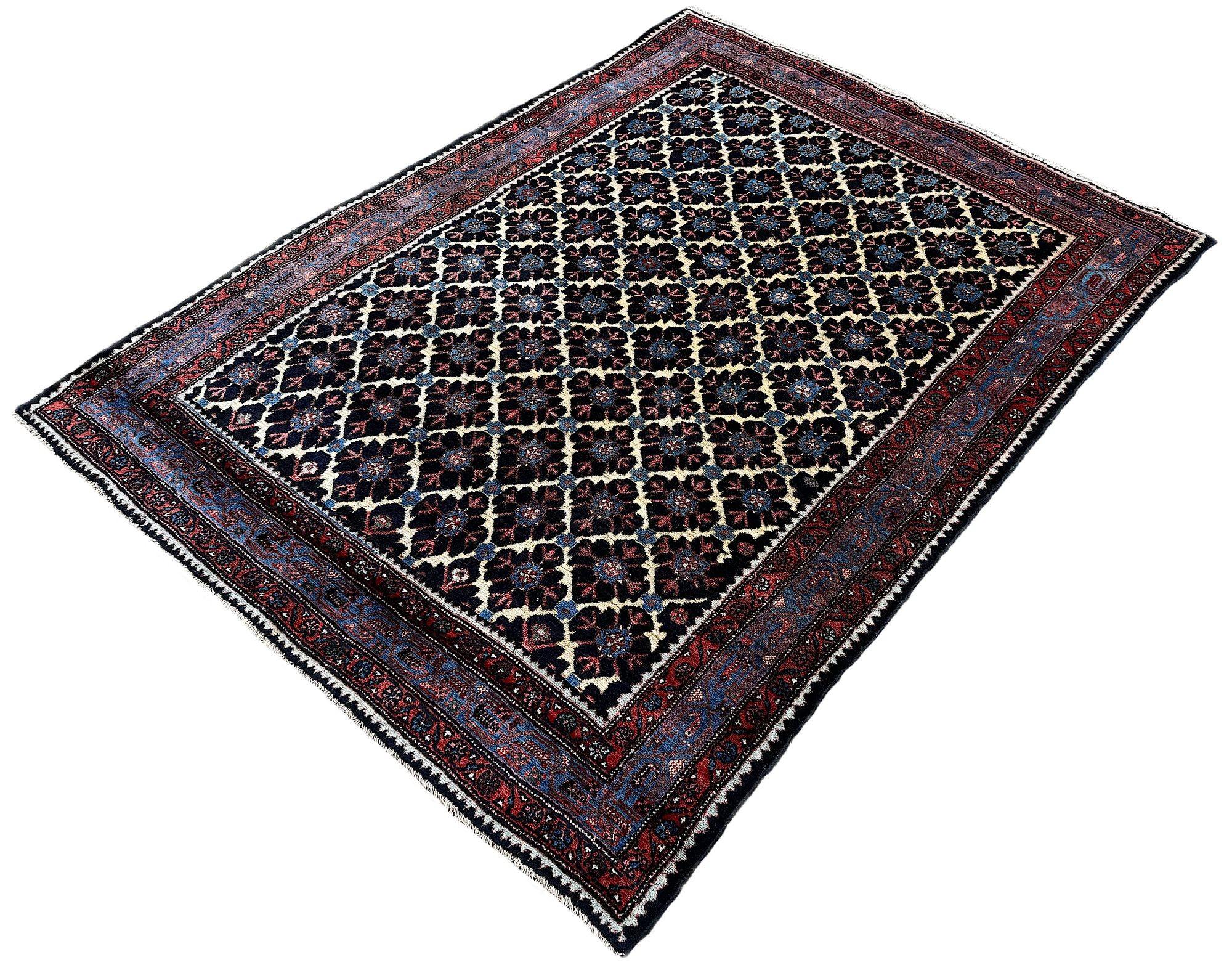 Antique Hamadan Rug 1.96m x 1.43m In Good Condition For Sale In St. Albans, GB