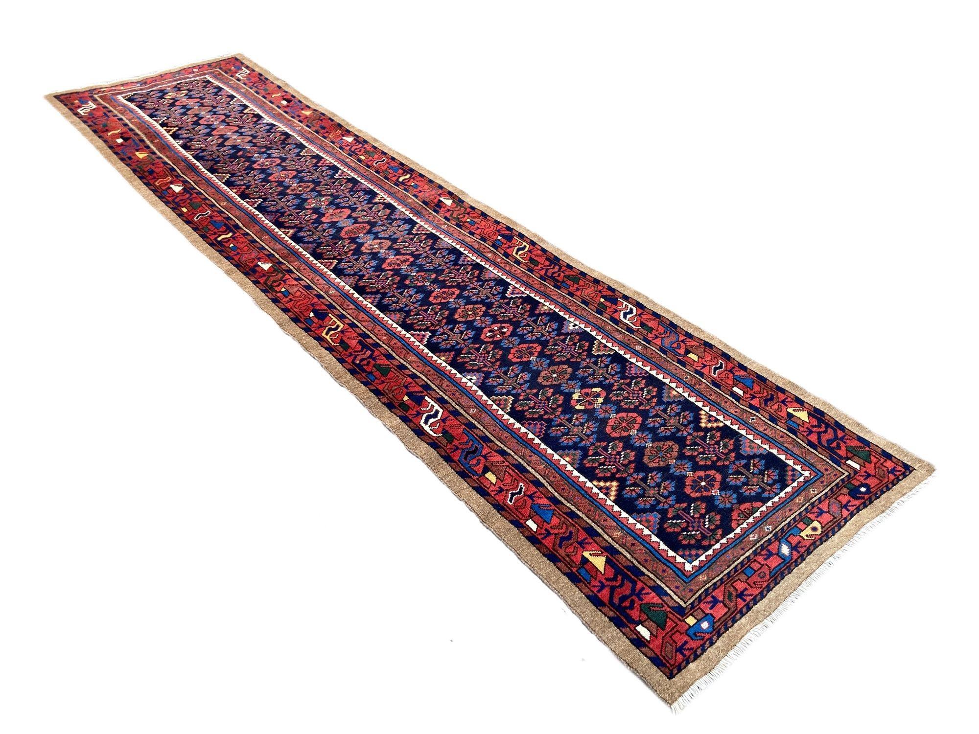 Antique Hamadan Runner In Good Condition For Sale In St. Albans, GB