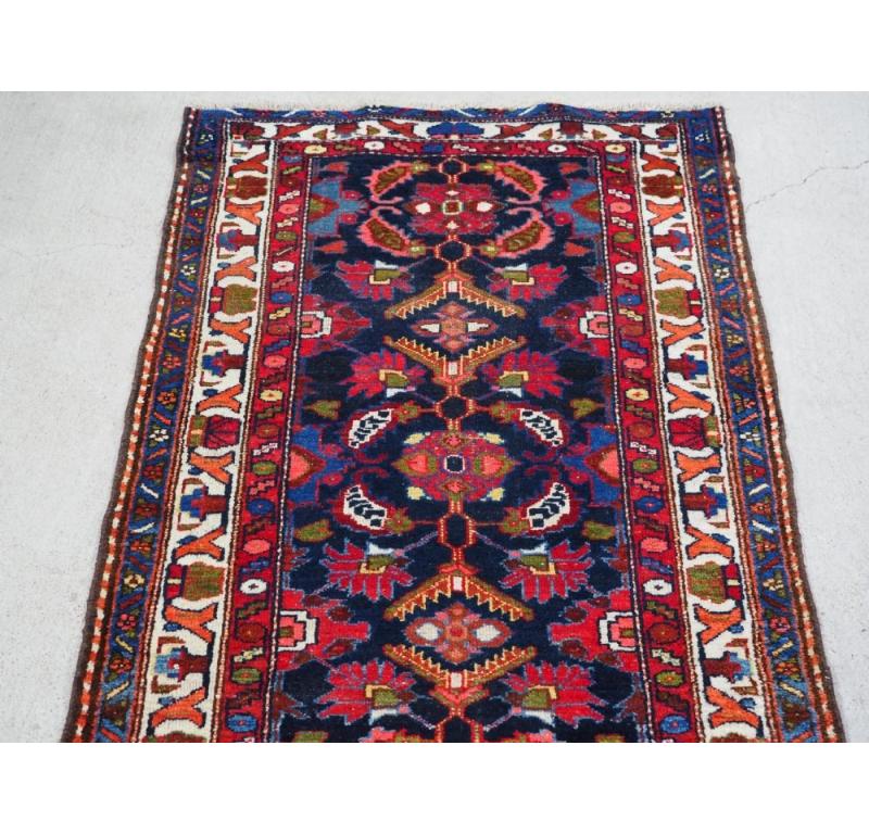 Antiker Hamadan-Läufer im Landhausstil, um 1920 (Unbekannt) im Angebot