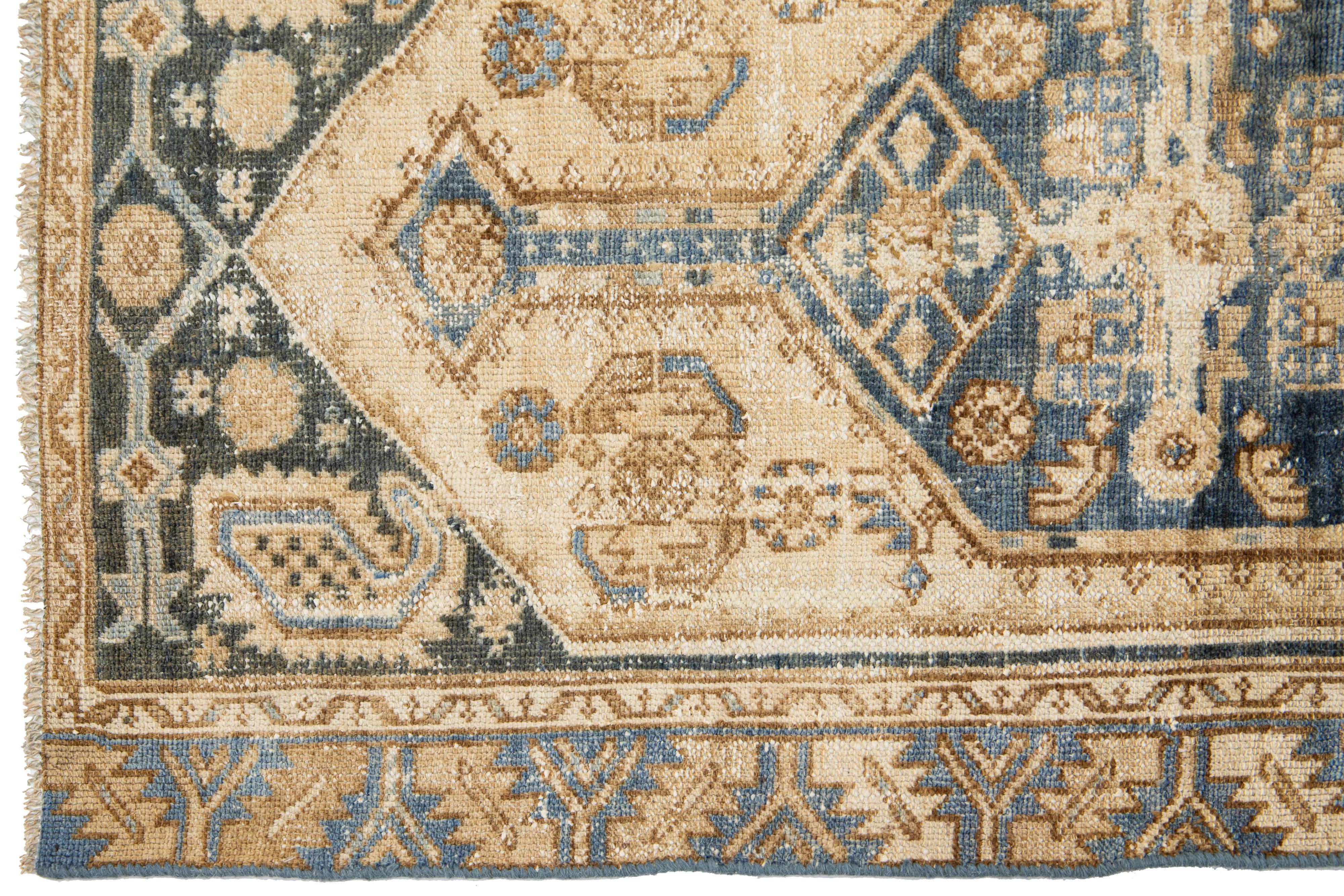  Antiker Hamadan-Stammes-Wollteppich in Blau und Beige (Handgeknüpft) im Angebot
