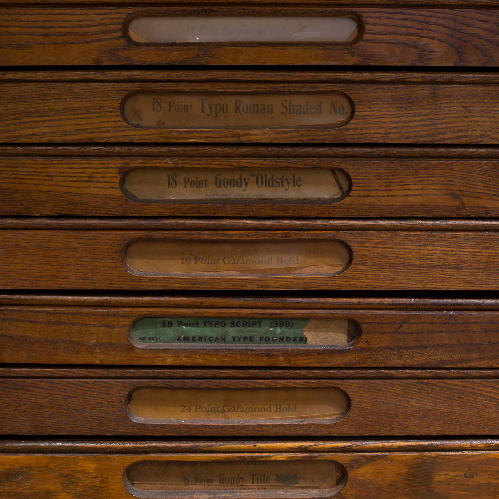 Antique Hamilton Industrial Typesetter's 24 Drawer Cabinet, c.1920-1930 In Good Condition In San Francisco, CA