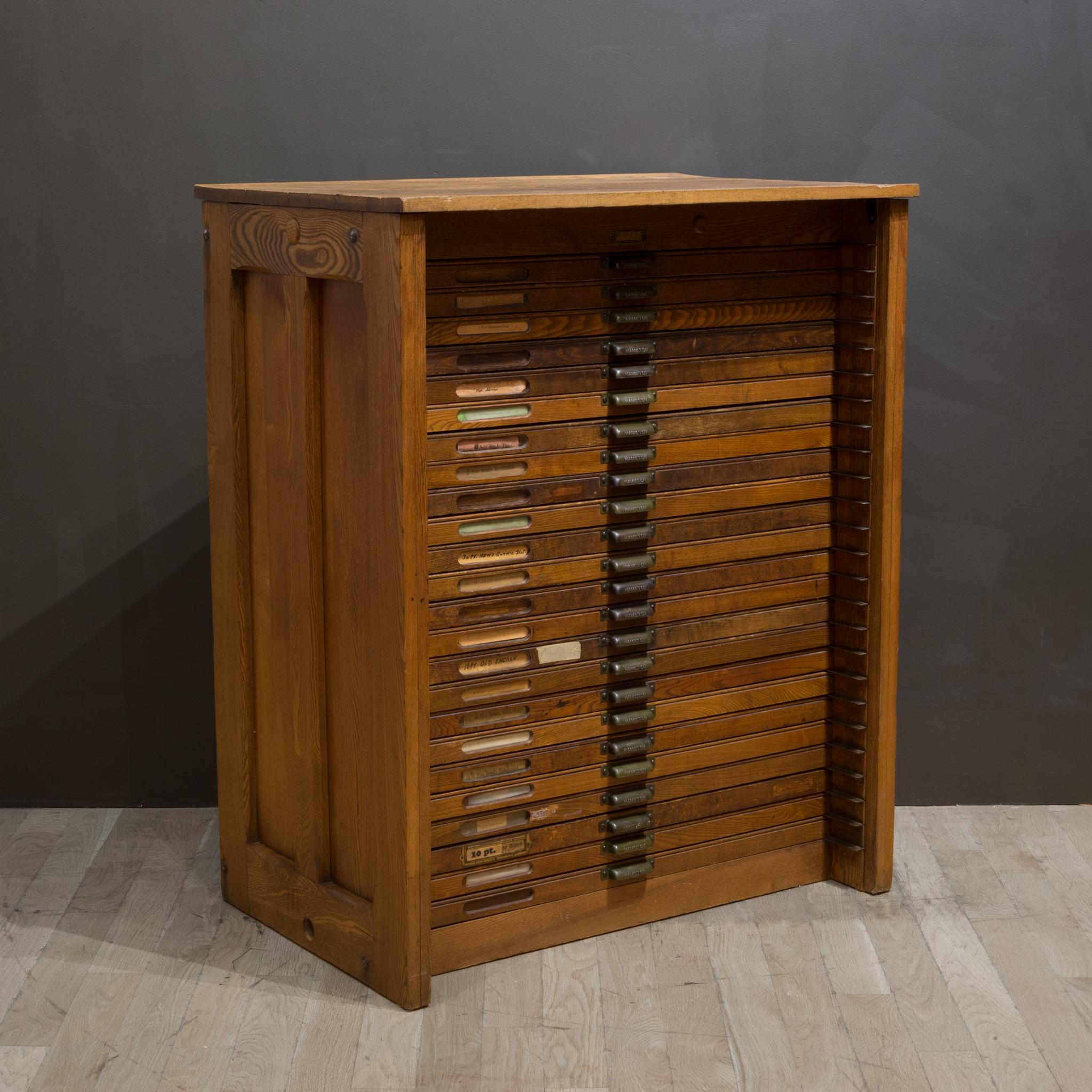 Antique Hamilton Industrial Typesetter's 24 Drawer Cabinet, C.1920-1930 In Good Condition In San Francisco, CA