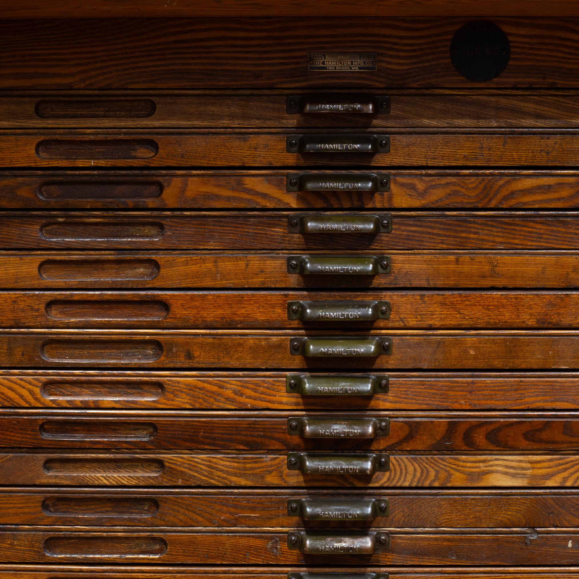 Antike Hamilton Typeset 24 Schublade Industrie-Schrank c.1920 im Zustand „Gut“ im Angebot in San Francisco, CA