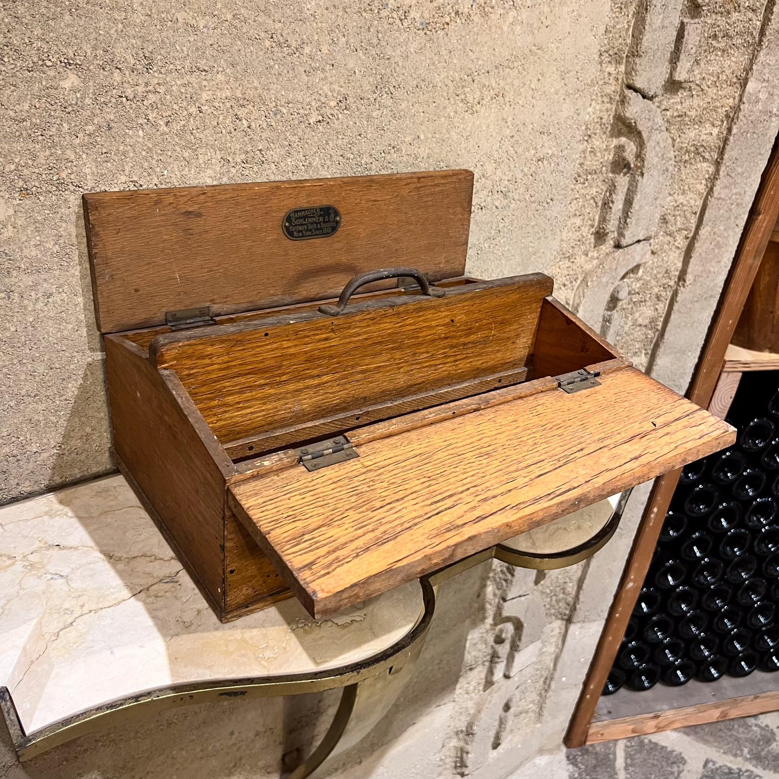 Caja de herramientas antigua de roble macizo Hammacher Schlemmer & Co NY Roble en venta