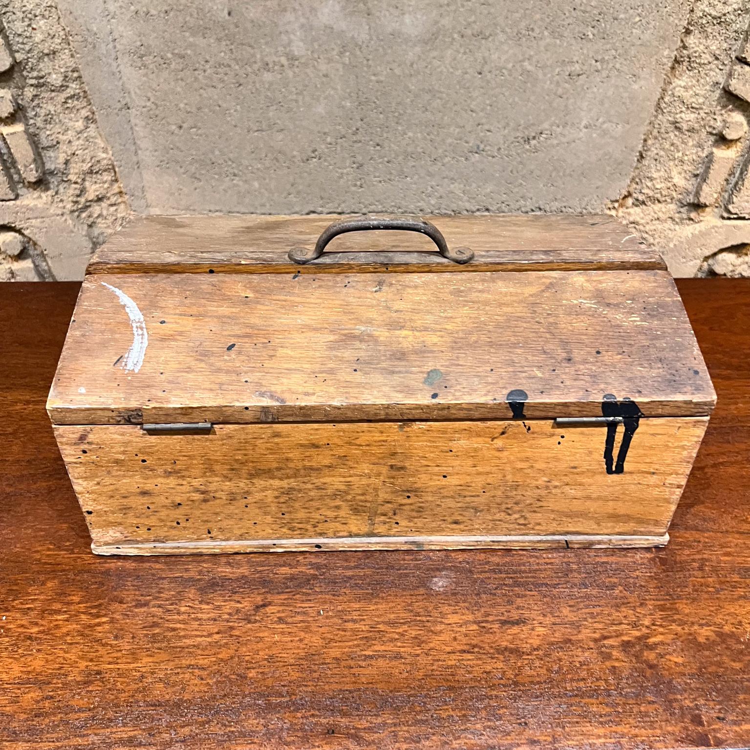 Antique Hammacher Schlemmer & Co NY Solid Oak Toolbox  For Sale 3