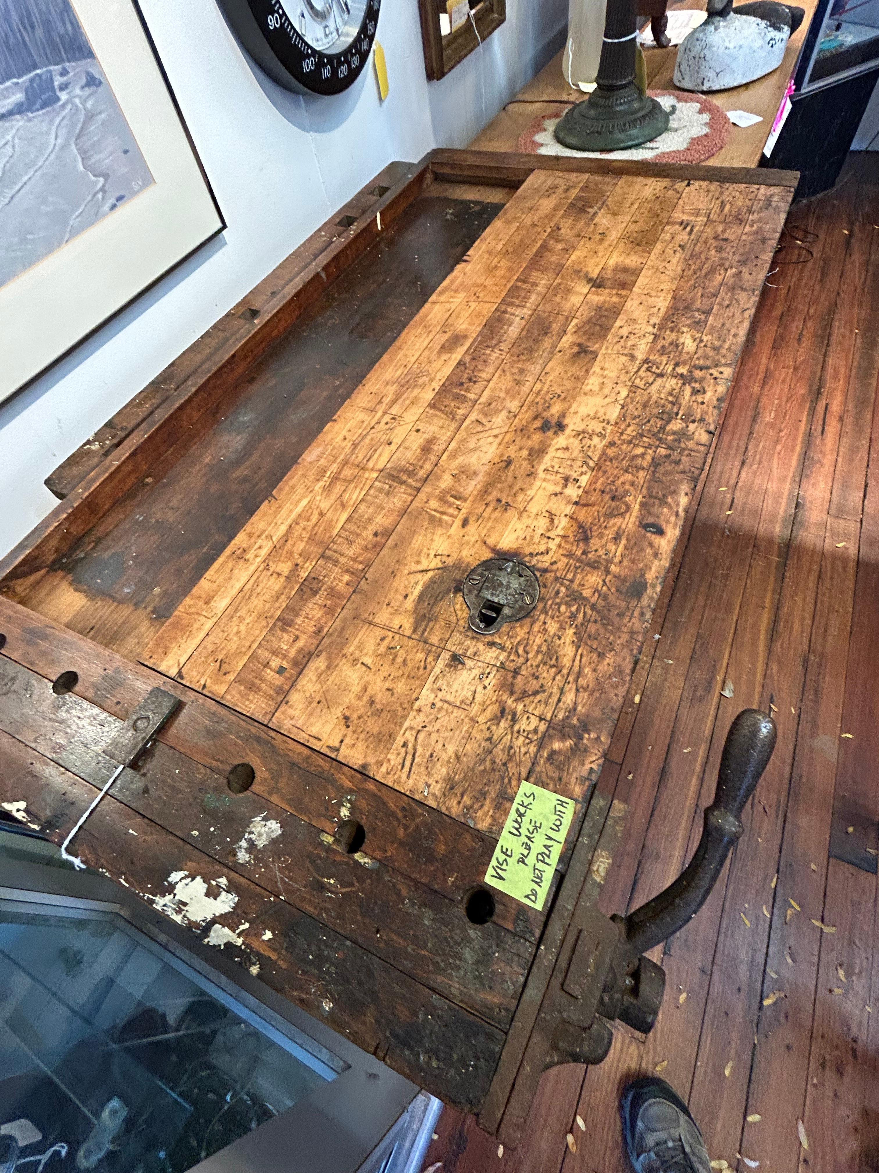 Antiker Hammacher Schlemmer Rock Ahorn Werkbank-Tisch (Frühes 20. Jahrhundert) im Angebot