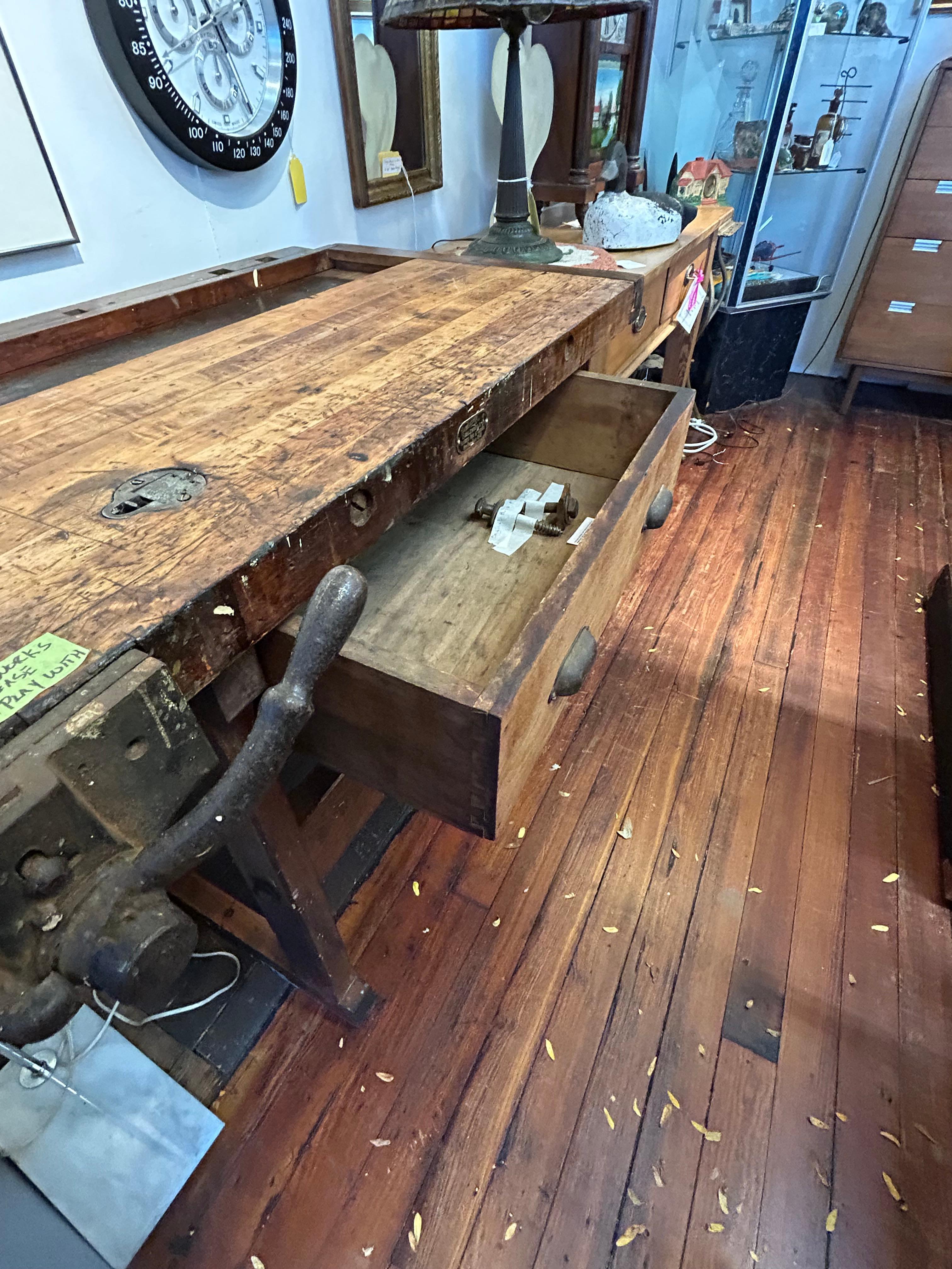 Antiker Hammacher Schlemmer Rock Ahorn Werkbank-Tisch im Angebot 1