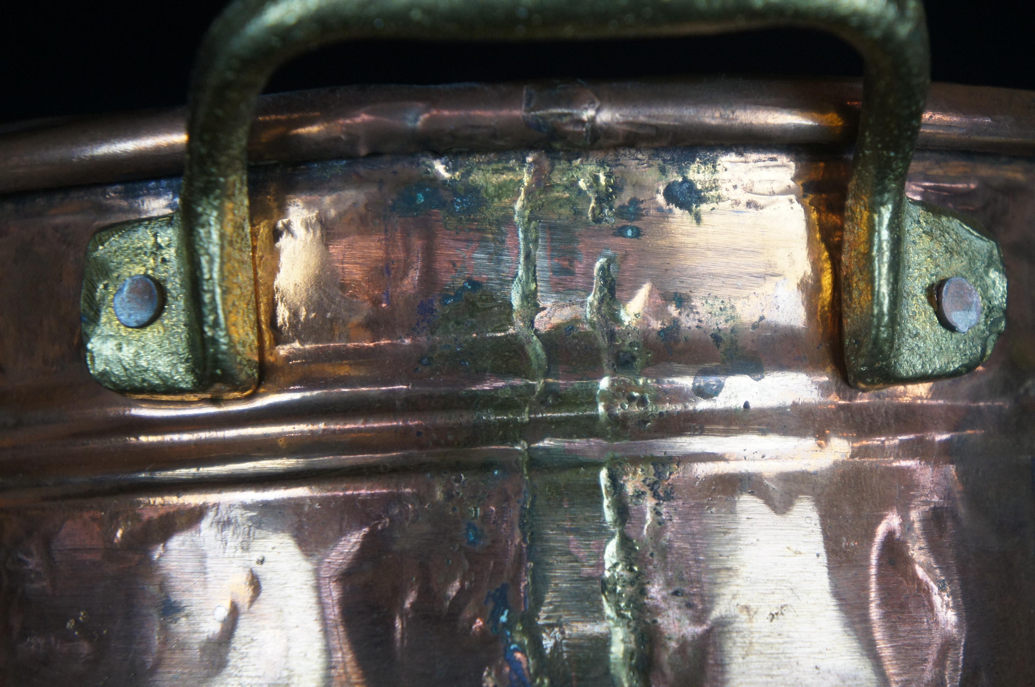 Antique Hammered Copper Brass Dovetailed Cauldron Boiler Stock Pot For Sale 4