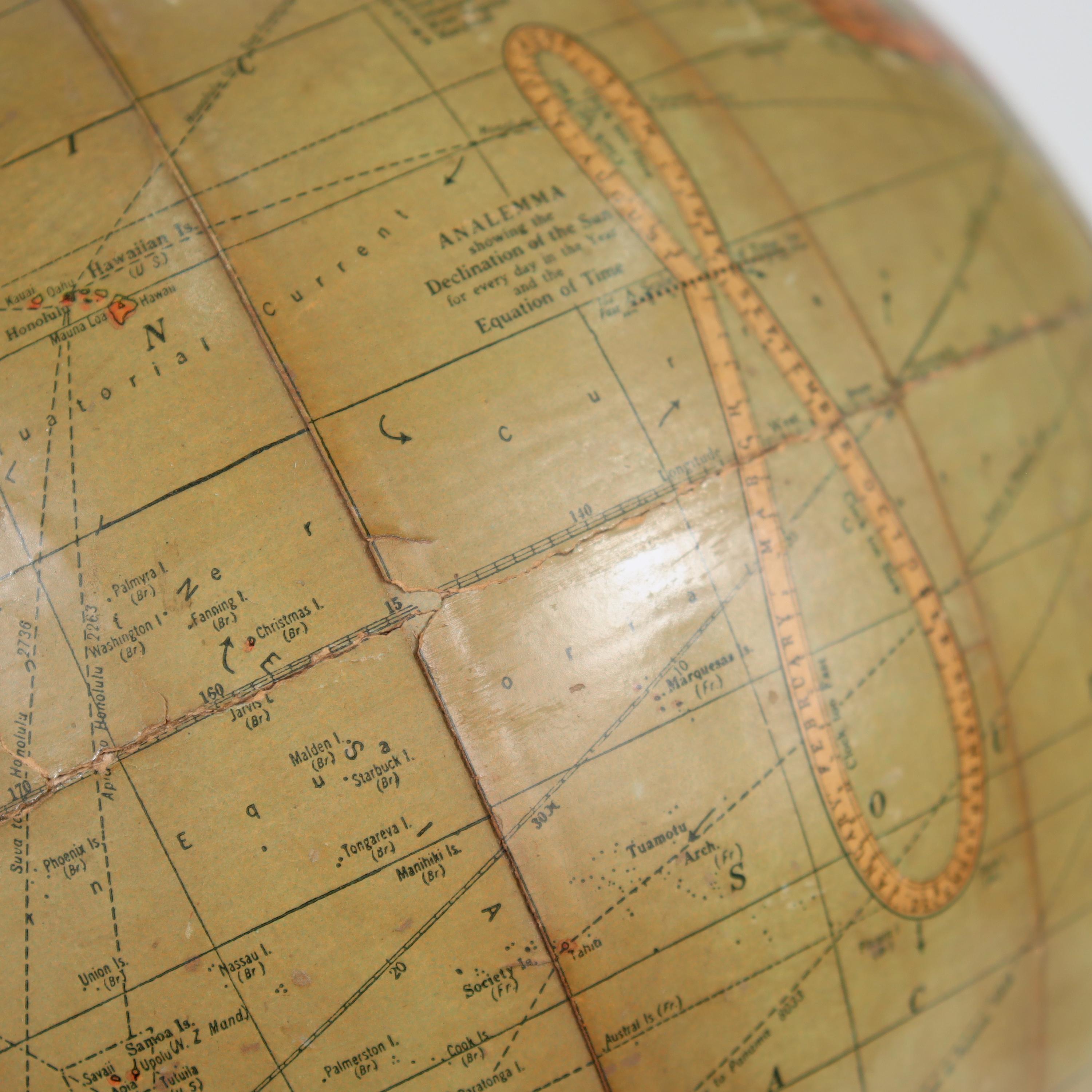 Globe terrestre ancien de 15,24 cm sur pied de Hammond en vente 2