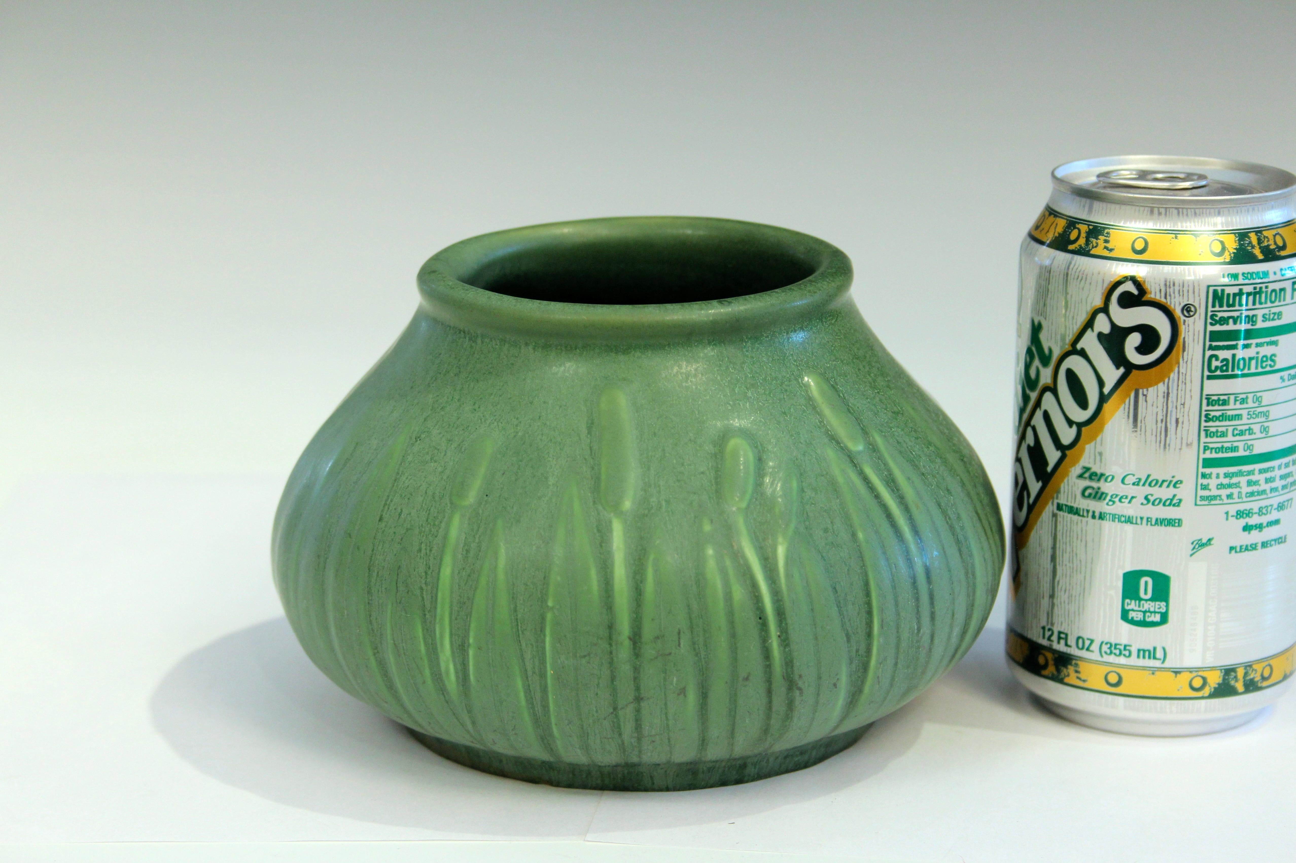 Antique Hampshire Pottery Matt Green Sweet Arts & Crafts Cattail Vase 2