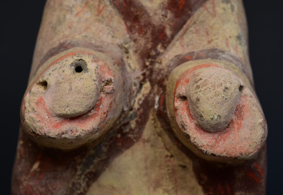 XVIIIe siècle et antérieur Ancienne poterie chinoise peinte de la dynastie Han, préposé à la cour agenouillé en vente